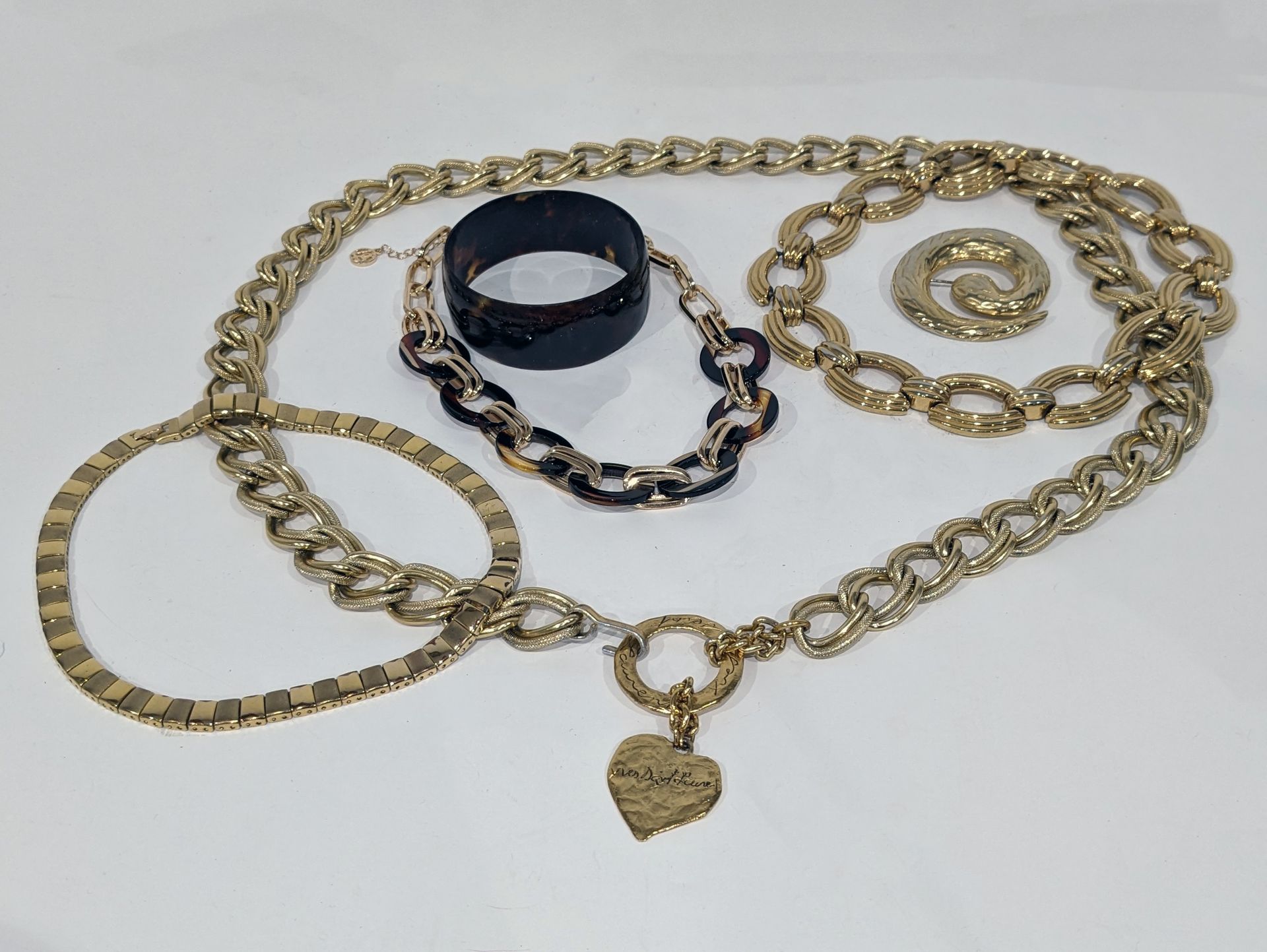 Null Ensemble de bijoux fantaisie en métal doré : sautoir ou ceinture Yves Saint&hellip;