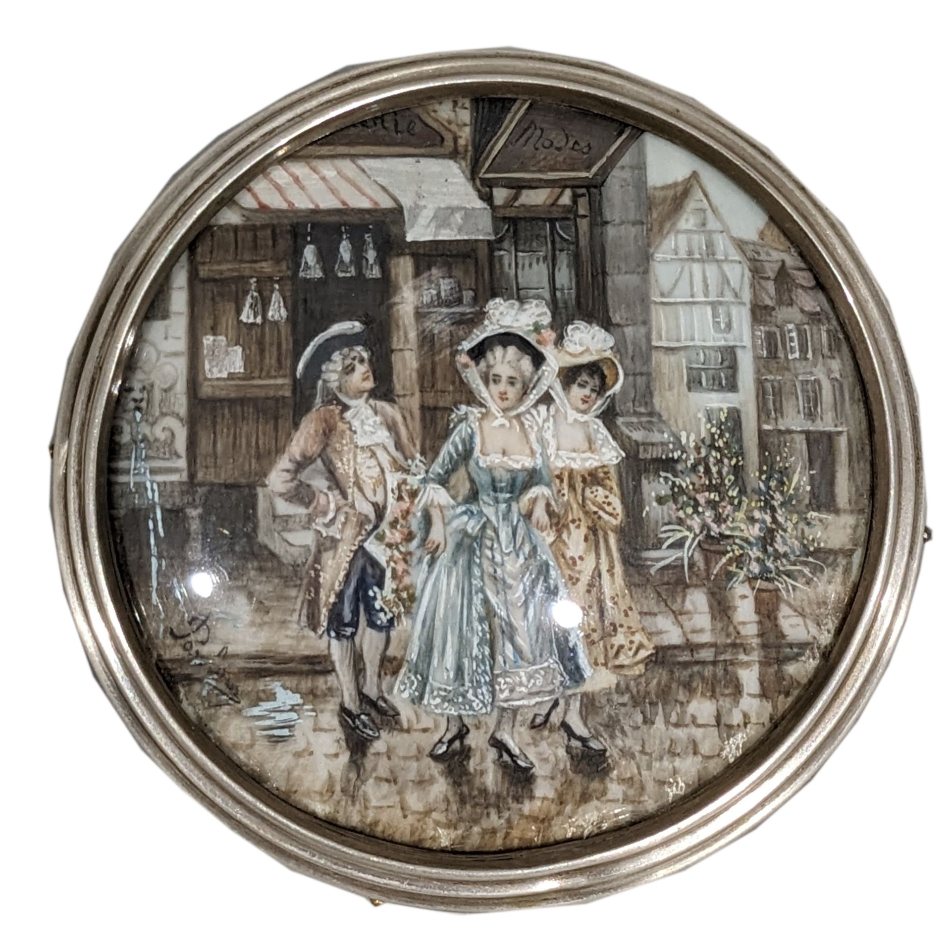 Null Miniature ronde figurant un homme et deux femmes en costume du XVIIIe siècl&hellip;