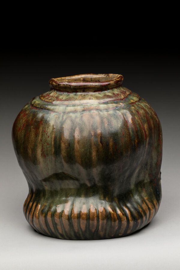 T DALPAYRAT Adrien (1844-1910). Asymmetrische Vase mit vertikalen Streifen, rot,&hellip;