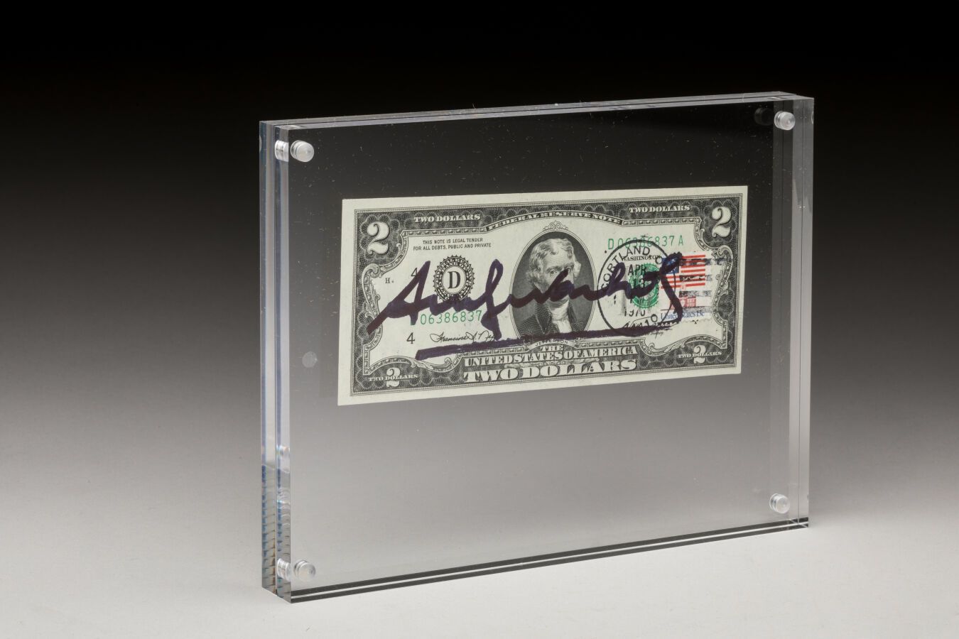 Null 沃霍尔-安迪（1928-1987）。印有托马斯-杰斐逊肖像的 2 美元纸币，1976 年系列，红色标记签名和鹰形邮戳，背面有签名戳。序列号 D0638&hellip;