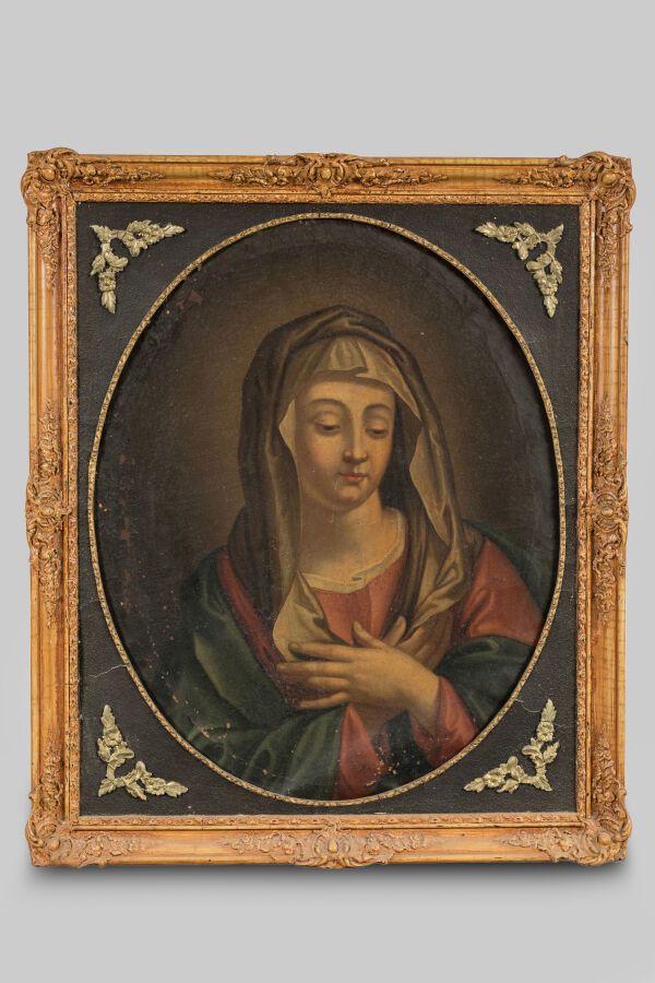 Null 18 世纪早期流派，萨索费拉托的追随者。"圣母"。椭圆形油画布，75 x 58.5 厘米。 
装饰品。
精美木框