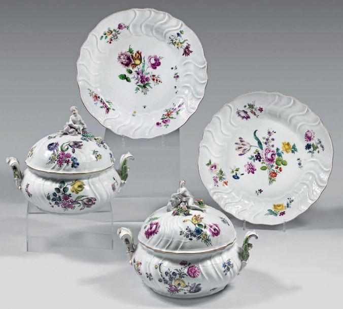 Null Two carnation pots, two lids and two trays in mid-18th century Meissen porc&hellip;