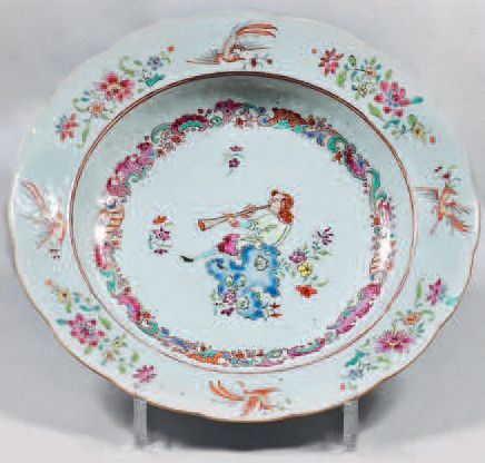 Null China porcelain soup plate. Qianlong, 18th century, circa 1735. Contoured s&hellip;
