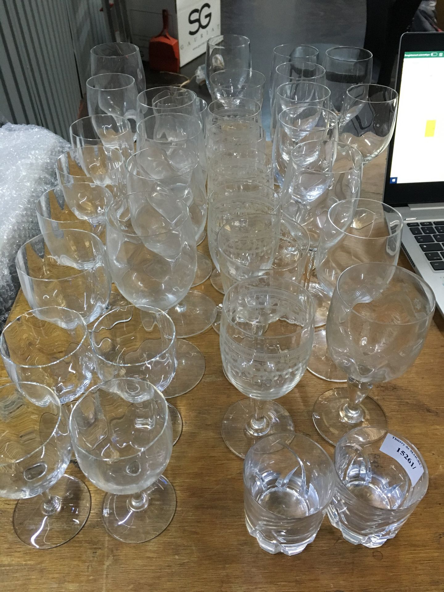 Null Set of glassware, stemmed glasses (different models), some engraved decorat&hellip;