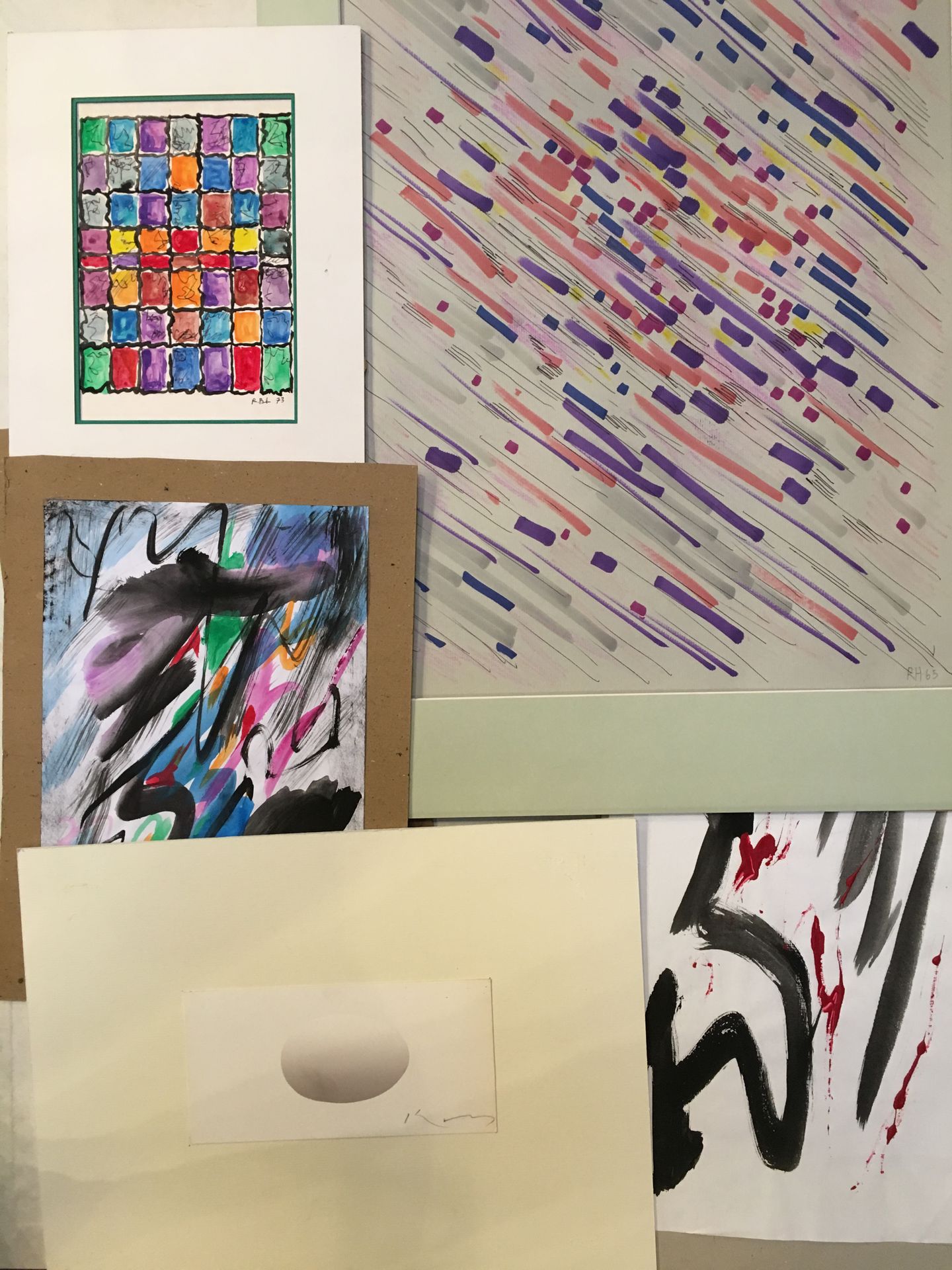 Null Batch of gouaches, prints, unframed posters (in a drawing board)

Joint: tw&hellip;