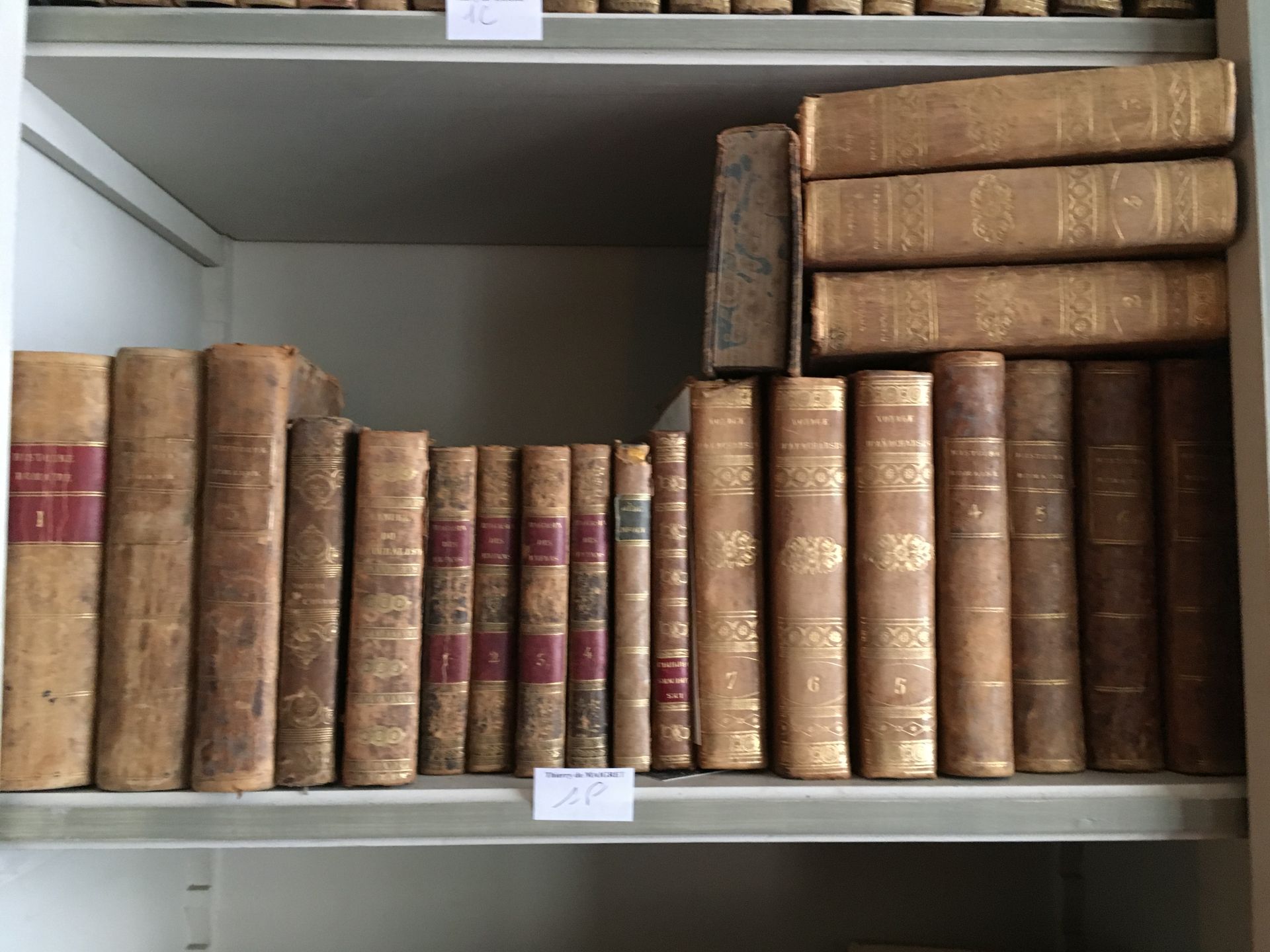 Null Lot de volumes reliés XVIIIe et XIXe Chateaubriand, Bossuet, Anacharsis, Hi&hellip;