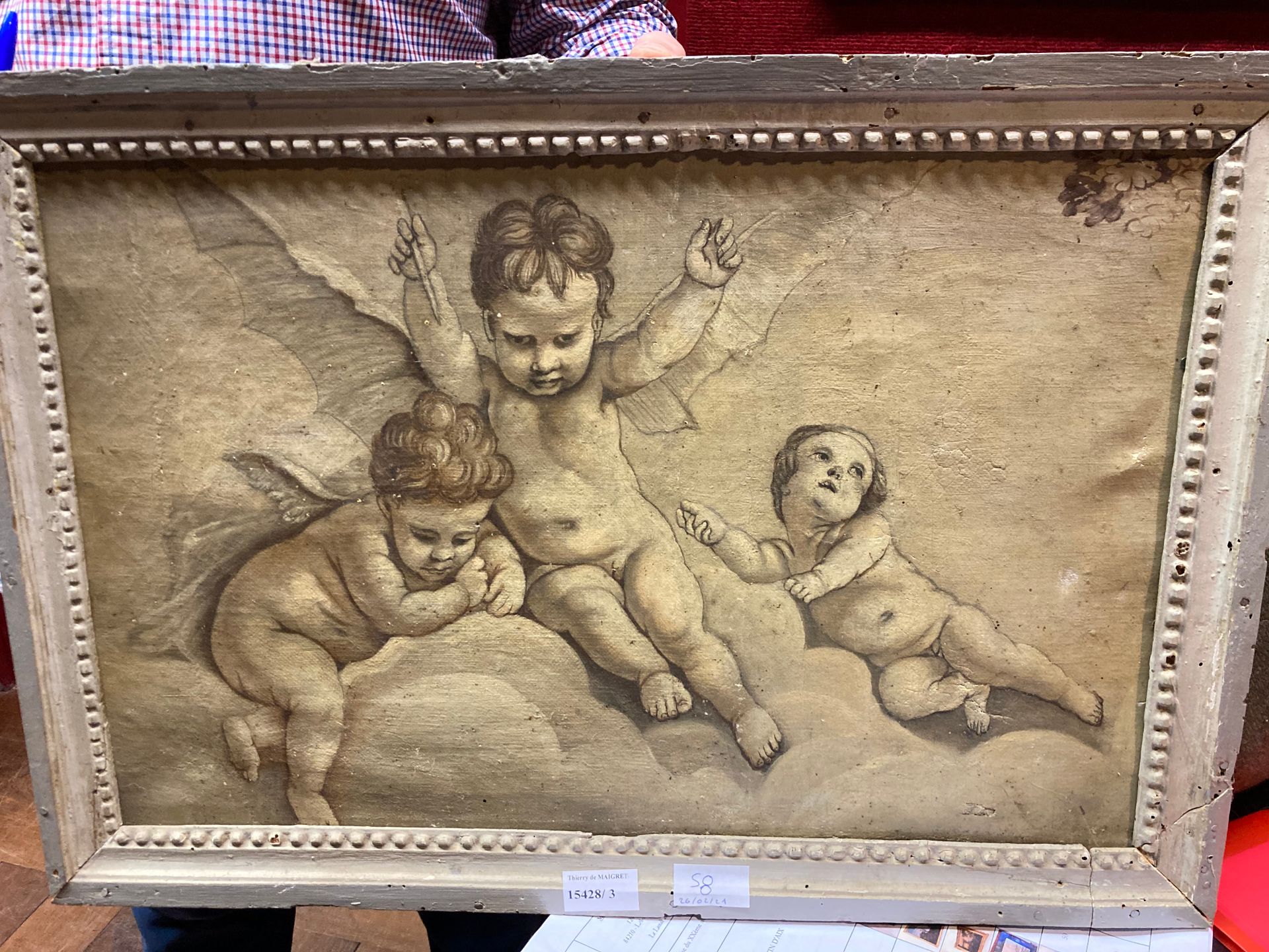 Null 
十九世纪法国学派的三个小天使

油画布面，灰沙色

41 x 59厘米

刮痕和轻微缺损

地段按原样出售