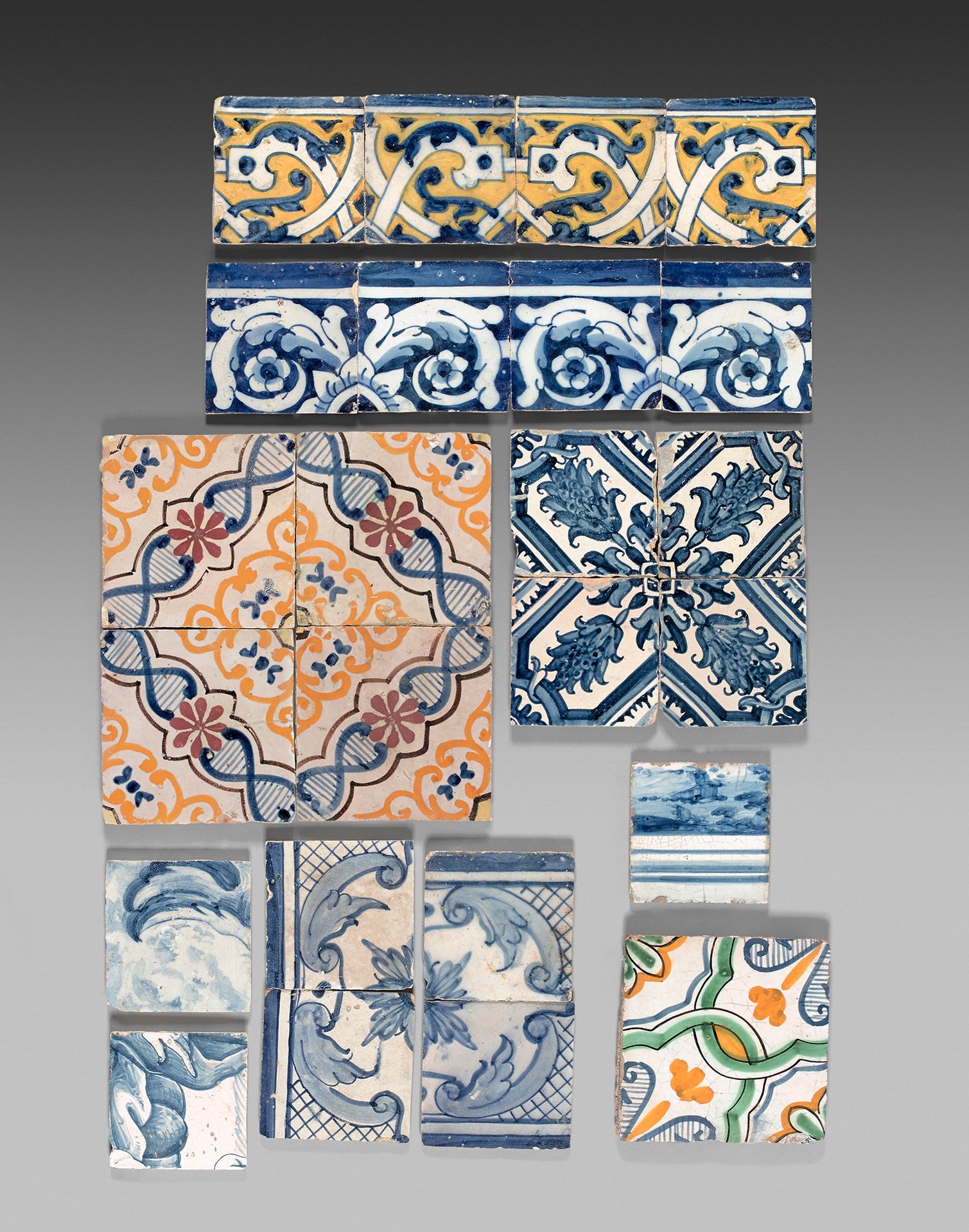 PORTUGAL 
一套陶土砖，彩绘装饰门楣部分；蓝色或蓝色和黄色模型。
17-18世纪，19世纪的多色模型