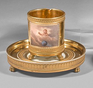 Manufacture Nast à Paris 
Litron杯放置在三个爪子脚上，其三足碟为金质背景的瓷器，该杯可能显示罗马国王是一个在云中的孩子，前面是一&hellip;