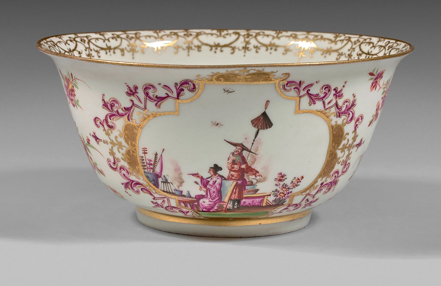 MEISSEN Circular porcelain bowl with polychrome and gold decoration on the outer&hellip;