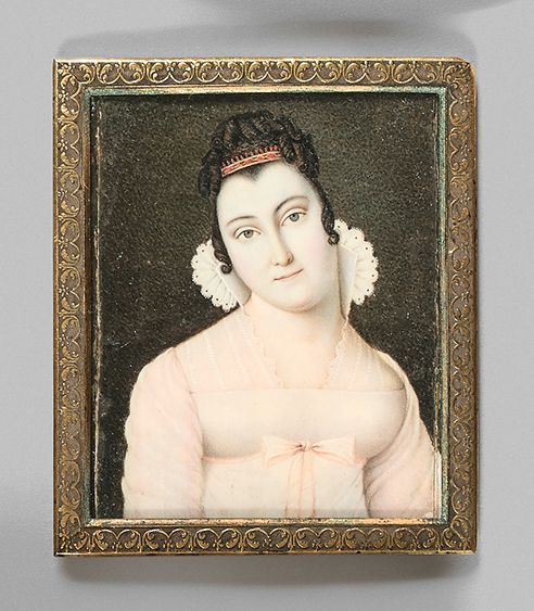École probablement ITALIENNE du début du XIXe siècle 
一个穿白裙子的女人的肖像。
长方形的微型画，画在象牙&hellip;
