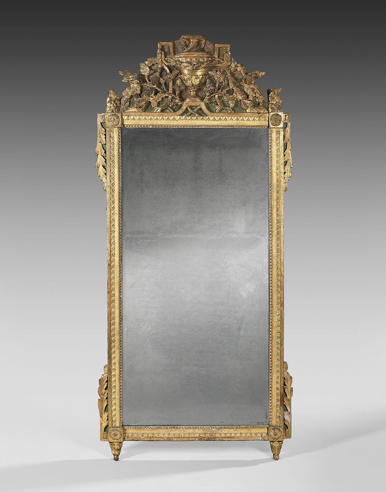 Null Mercury mirror in a carved and gilded wood frame; the pediment decorated wi&hellip;