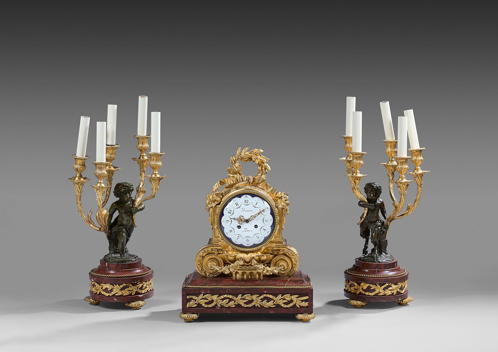 Null Mantelpiece in chased, gilt or patinated bronze and griotte red marble; the&hellip;