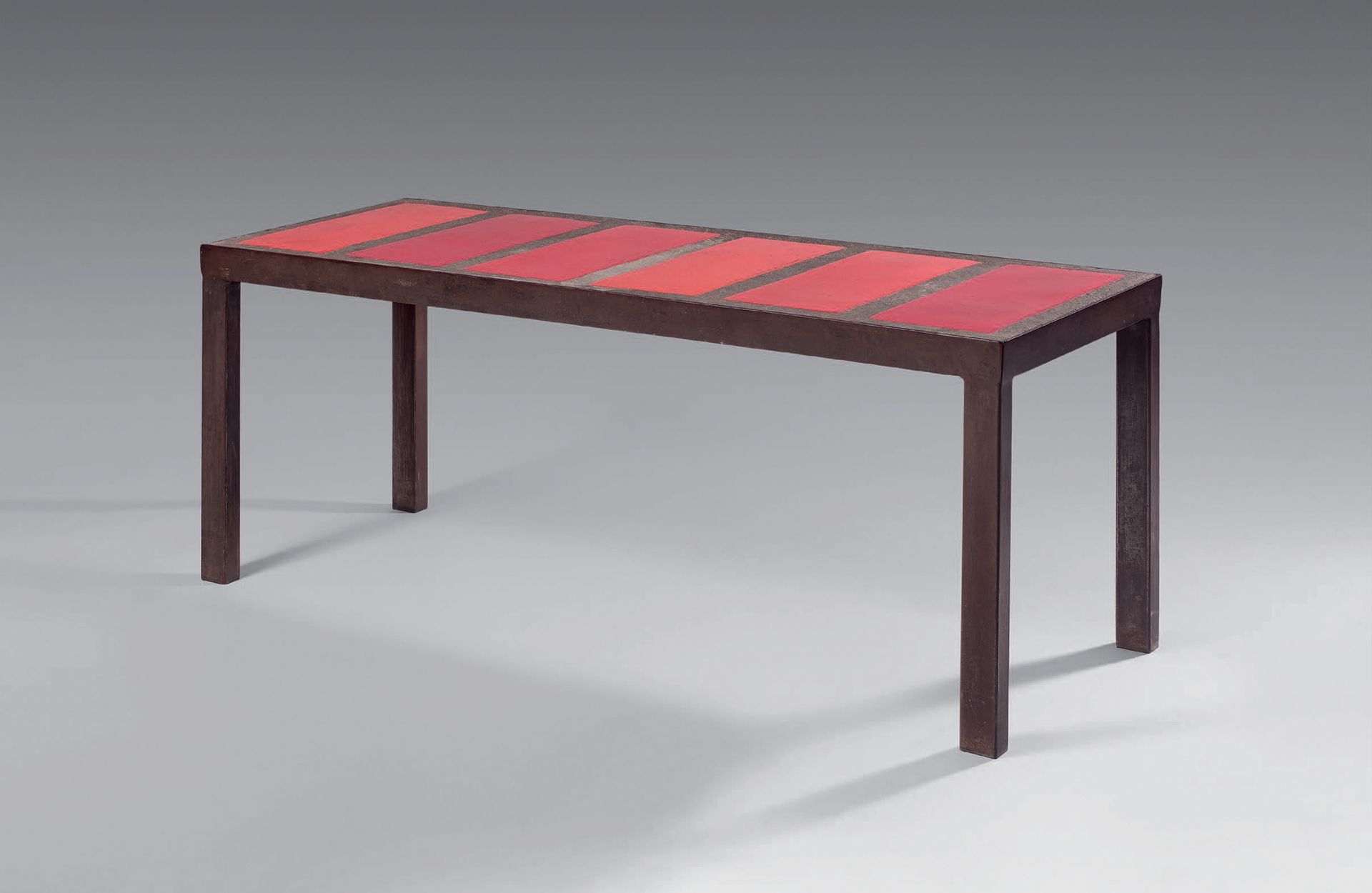 JOUVE Georges (1910-1964) Tavolino rettangolare con struttura in metallo, piano &hellip;