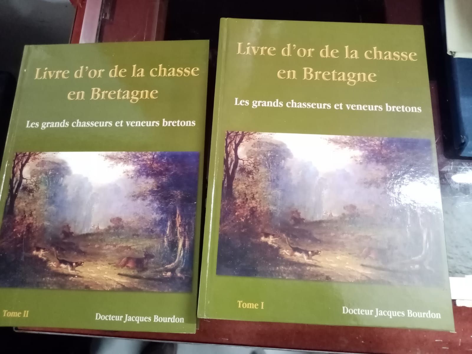 Null Doctor Jacques BOURDON. Golden book of hunting in Brittany. Two volumes und&hellip;