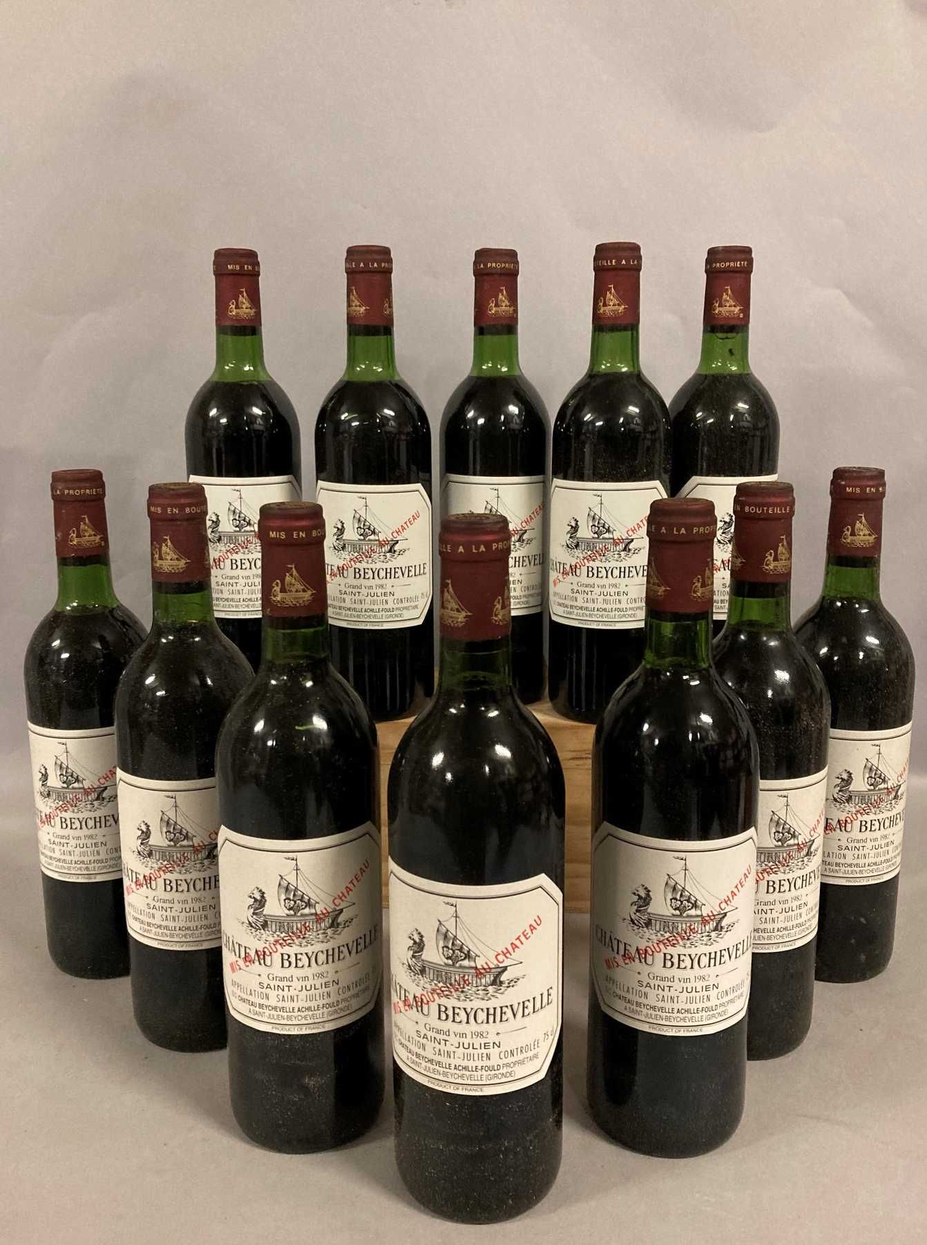 Null 12 bottles Château BEYCHEVELLE, 4° cru Saint-Julien 1982 (els, 1 TLB, 3 LB,&hellip;