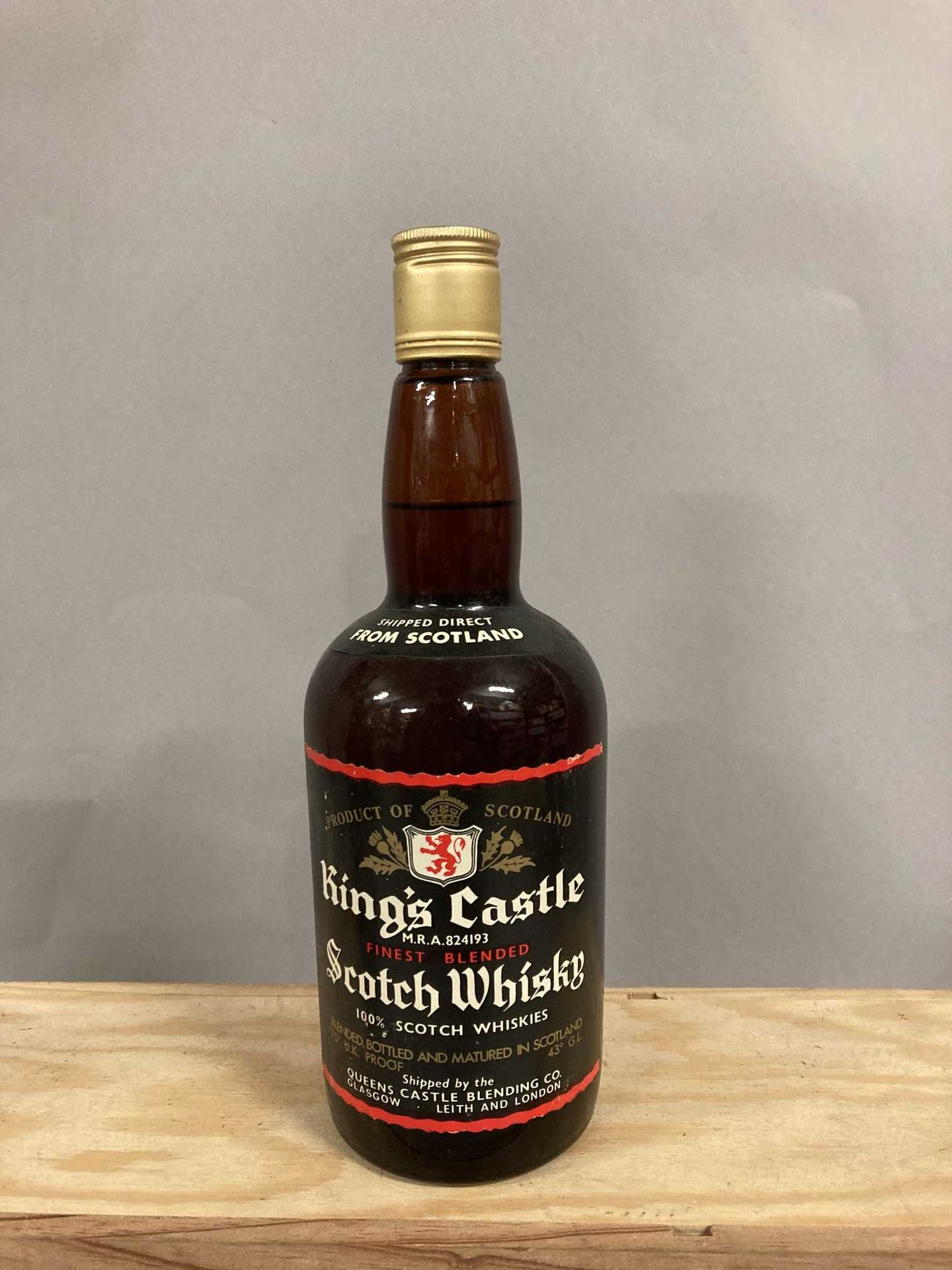 Null 1瓶苏格兰威士忌 "国王的城堡"，皇后的城堡混合公司。