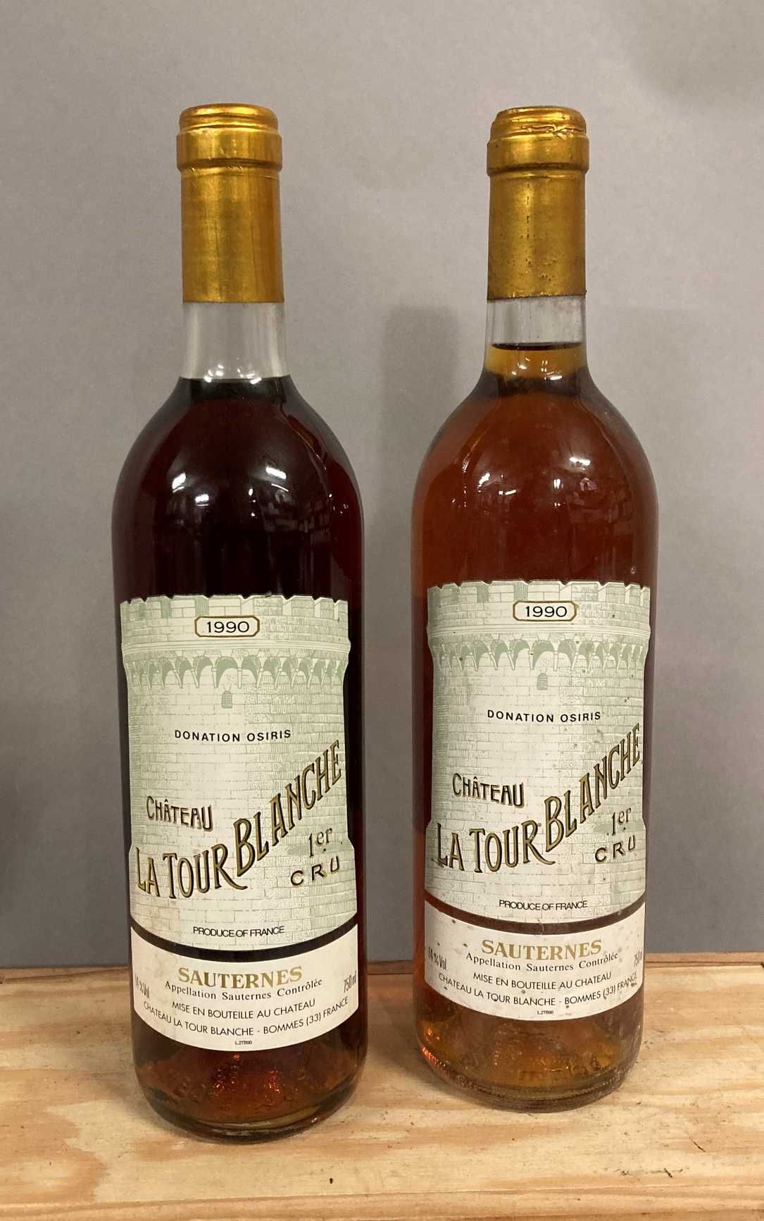 Null 2 bottiglie Château LA TOUR BLANCHE, 1er cru Sauternes 1990 (els, 1 J)