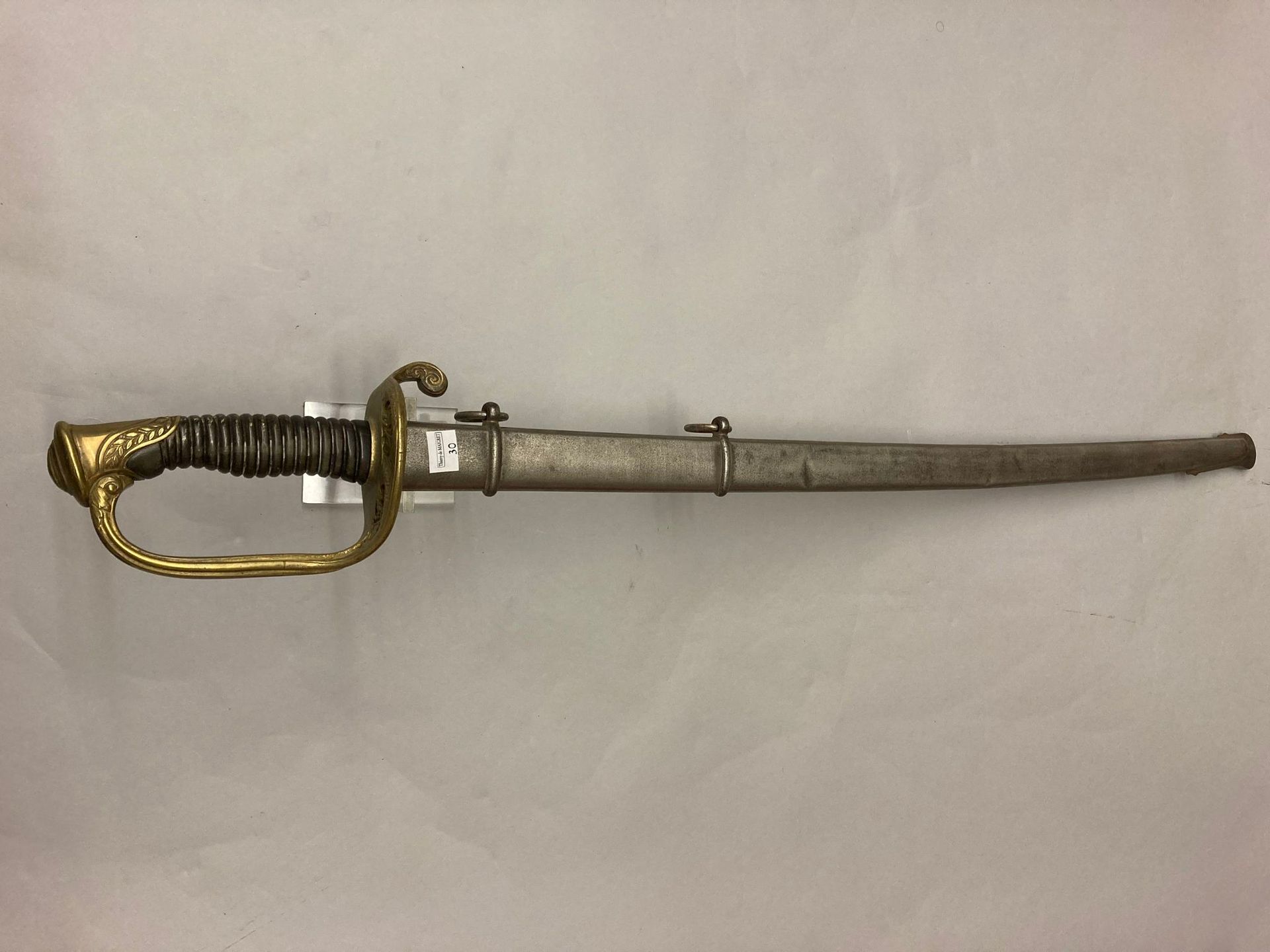 Null 1855年型号的步兵军官军刀，铜制护手，穿孔板，刀刃上有 "Mre d'Arme de Châtt - Août 1881 - O. D'Infri &hellip;