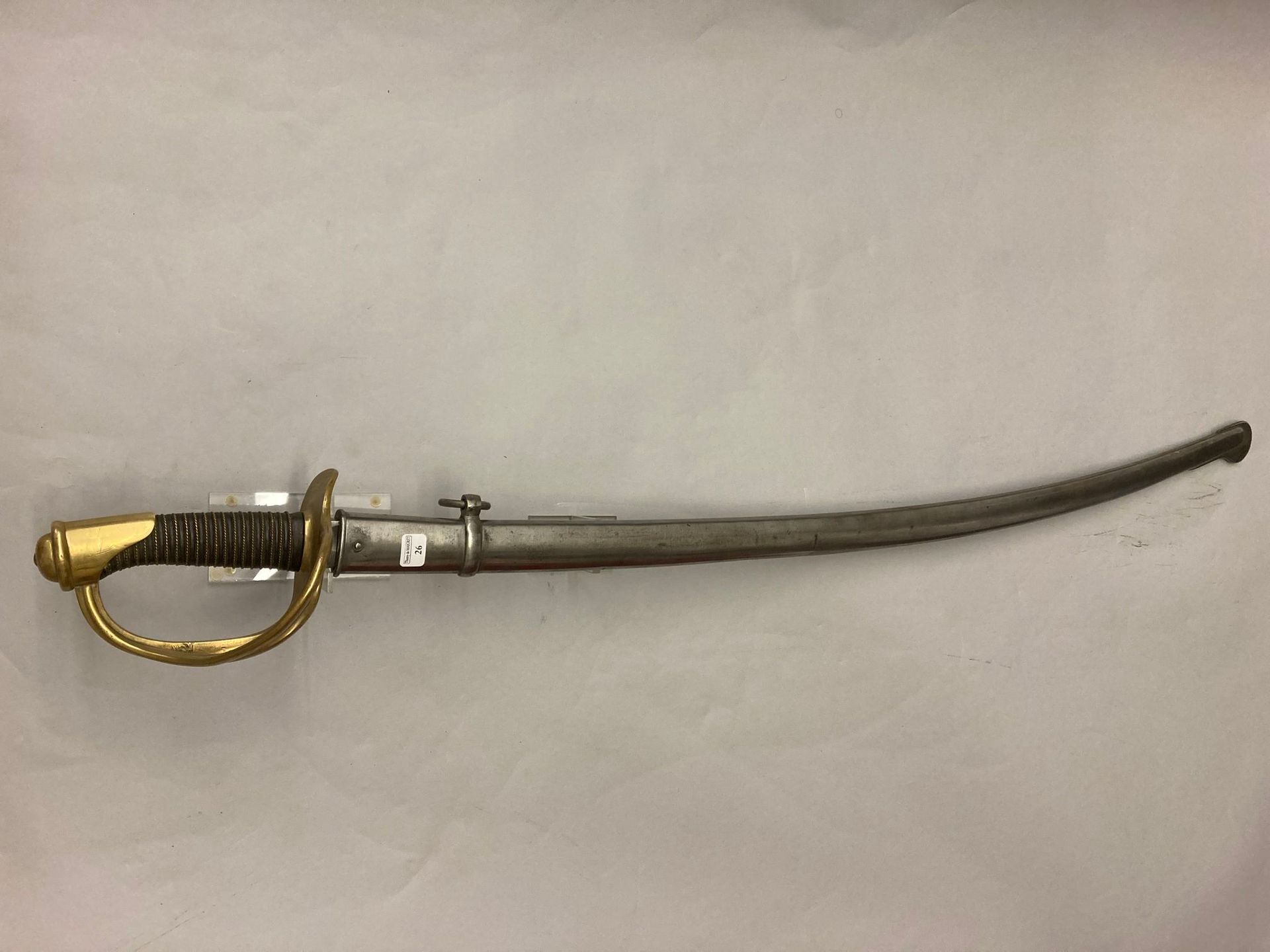 Null 轻骑兵军刀，型号为1822，部队，刀身盖有印章并签署了 "Mre d'Armes de Châtt Avril 1880 - Cavrie Lre M&hellip;