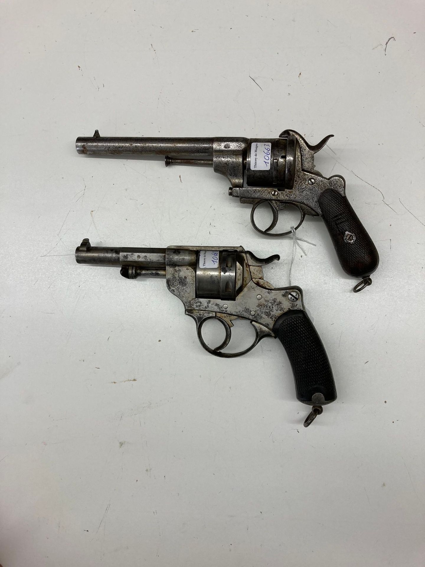 Null Un revolver d'ordonnance modèle 1873 daté : " S 1877" et numéroté : "G 3924&hellip;
