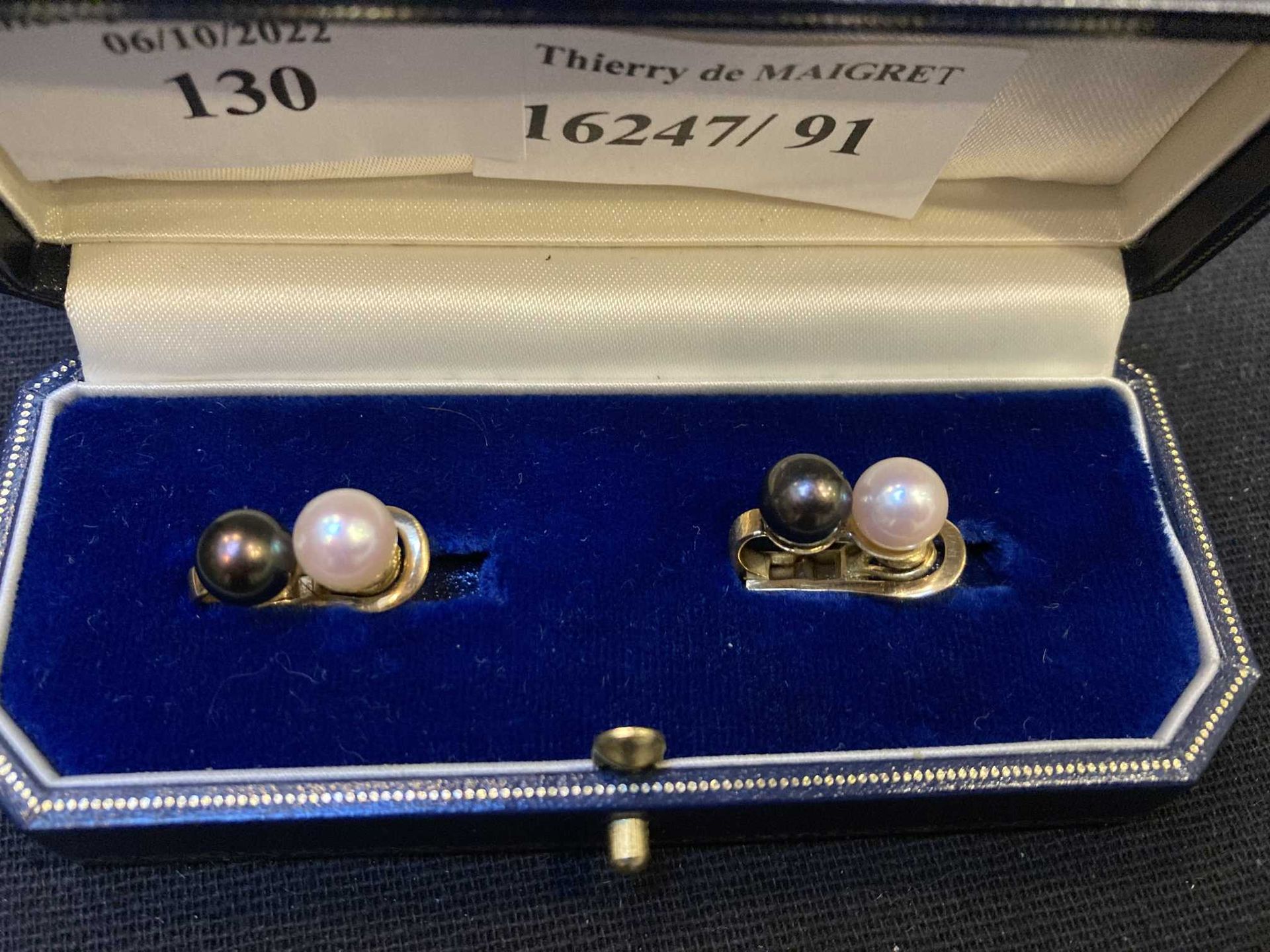 Null Pair of ear clips adorned with two cultured pearls in 585°/°° gold

Gross w&hellip;