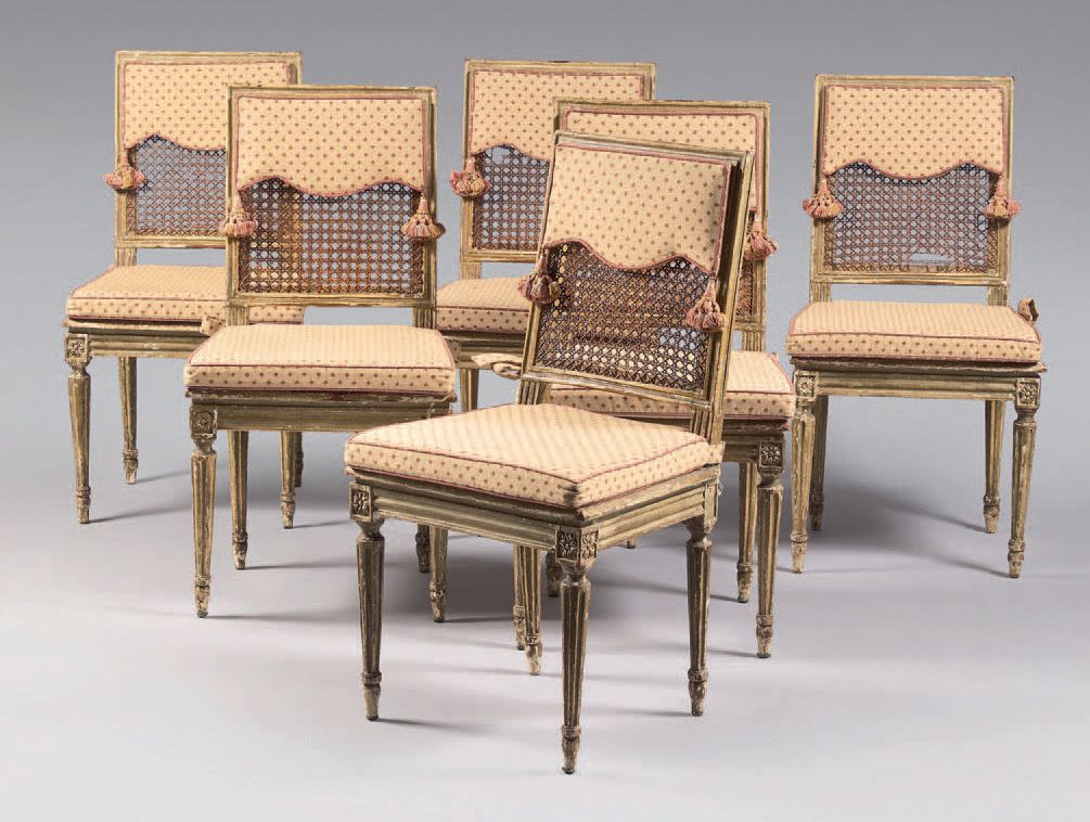 Null Juego de seis sillas de comedor de madera de haya moldeada y relacada en ve&hellip;