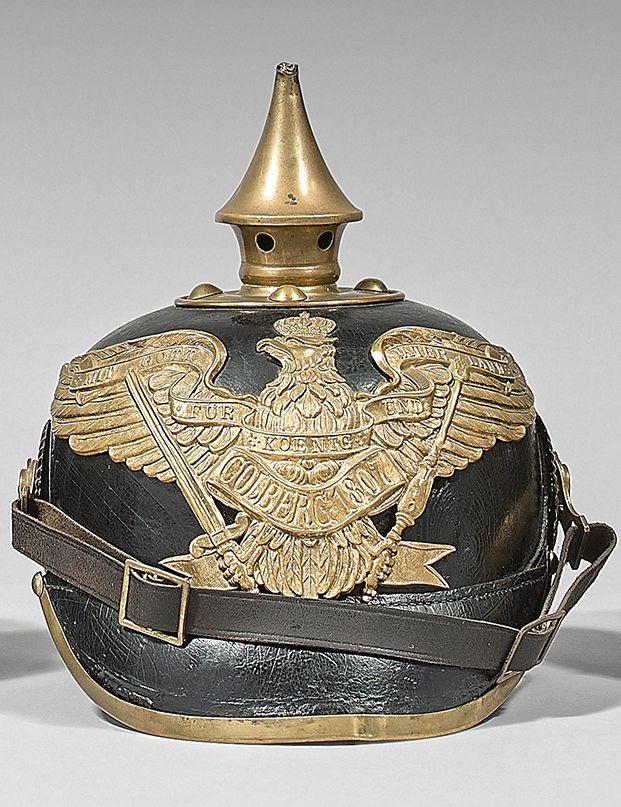 Null 带刺头盔，普鲁士，型号为1895/1913，格林纳达第9团（第二波美拉尼亚），黑色皮革轰炸机，从1913年6月16日起佩戴鹰牌，全铜配件，皮革下巴；连&hellip;