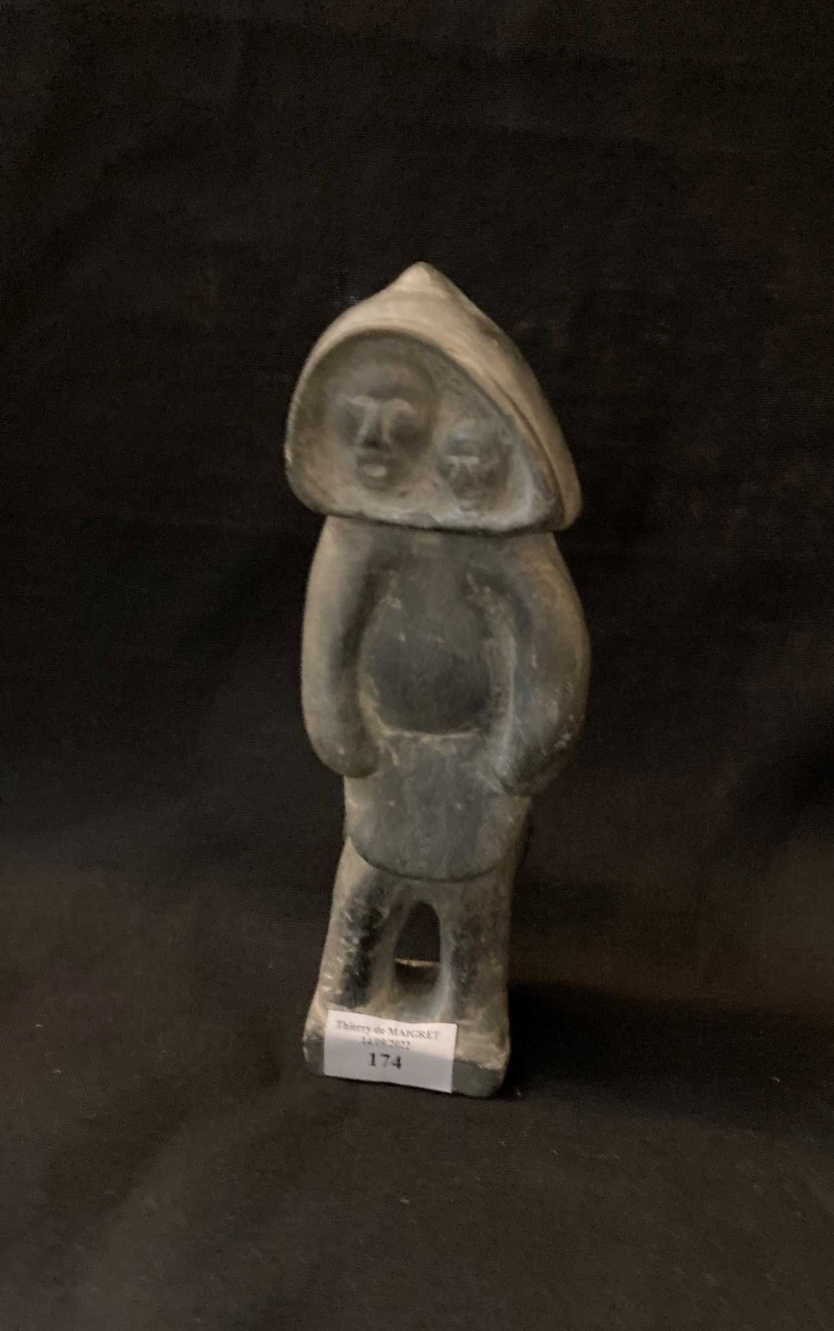 Null 因纽特人口味的民间艺术。 母亲和孩子，石雕像

H.23厘米

(磨损)