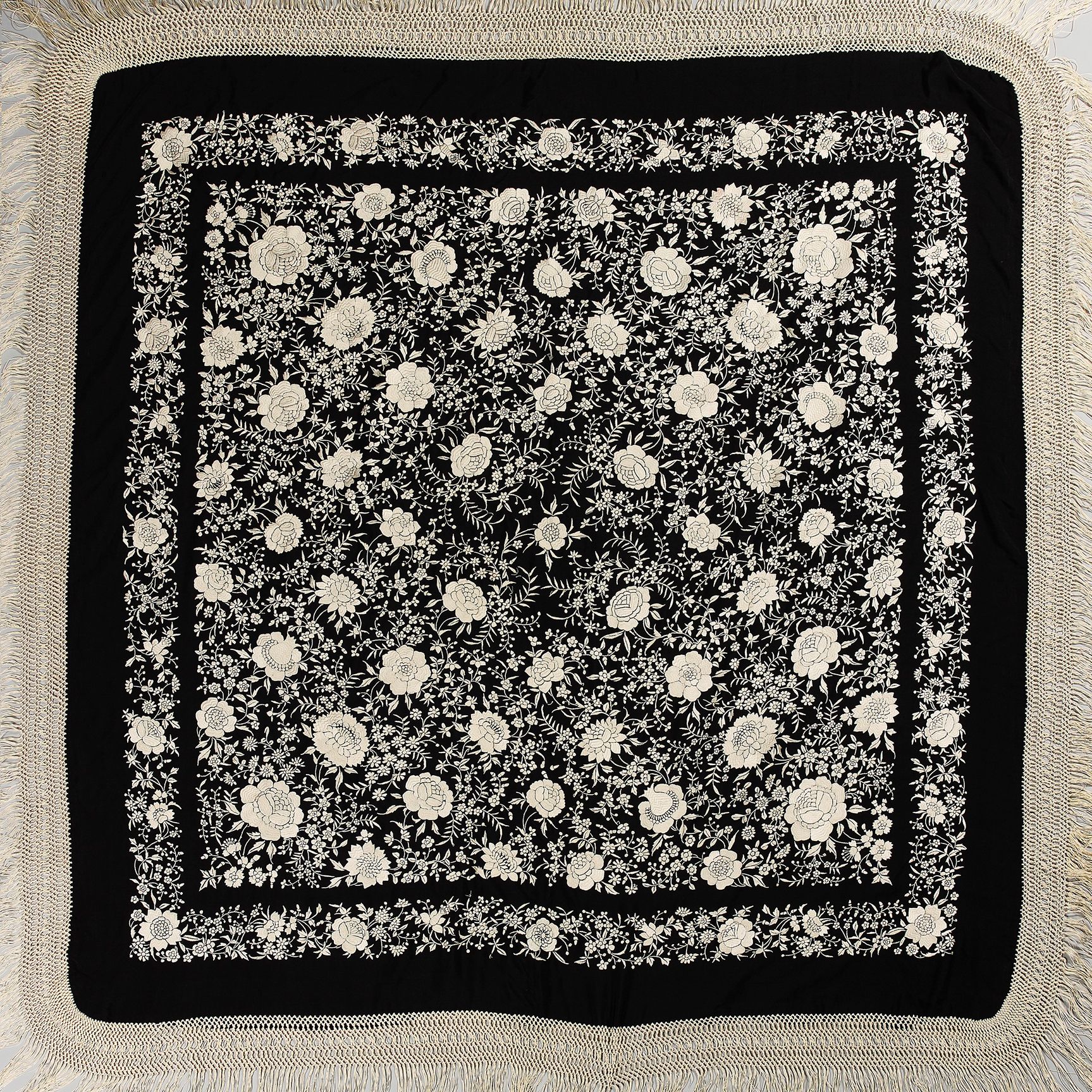 Null Mantón de Cantón, China, finales del siglo XIX
Crepé de seda con densa deco&hellip;
