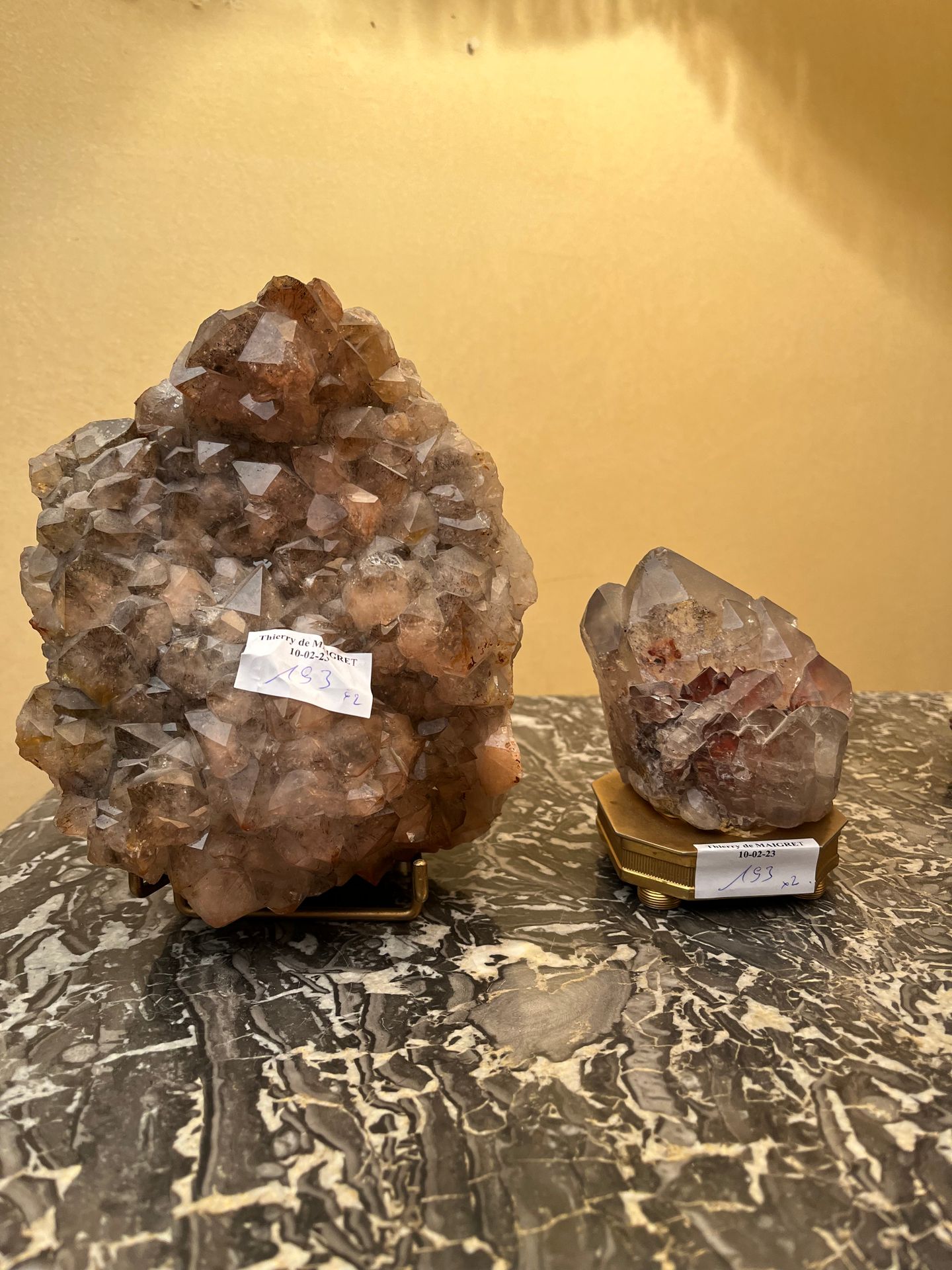 Null Deux cristaux de roche au naturel
H : 19,5 cm pour la plus haute 
On y join&hellip;
