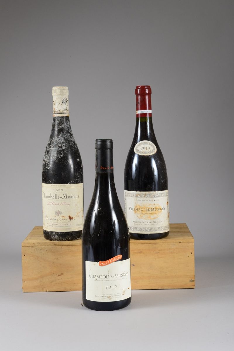 Null 3 bouteilles CHAMBOLLE-MUSIGNY DIVERS (1 JF Mugnier 2010: et, ela; 1 David &hellip;