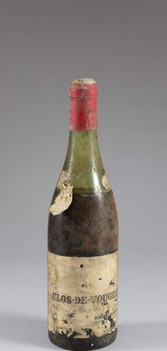 Null 1 Flasche CLOS VOUGEOT, Mongeard-Mugneret 1971 (ea, B)