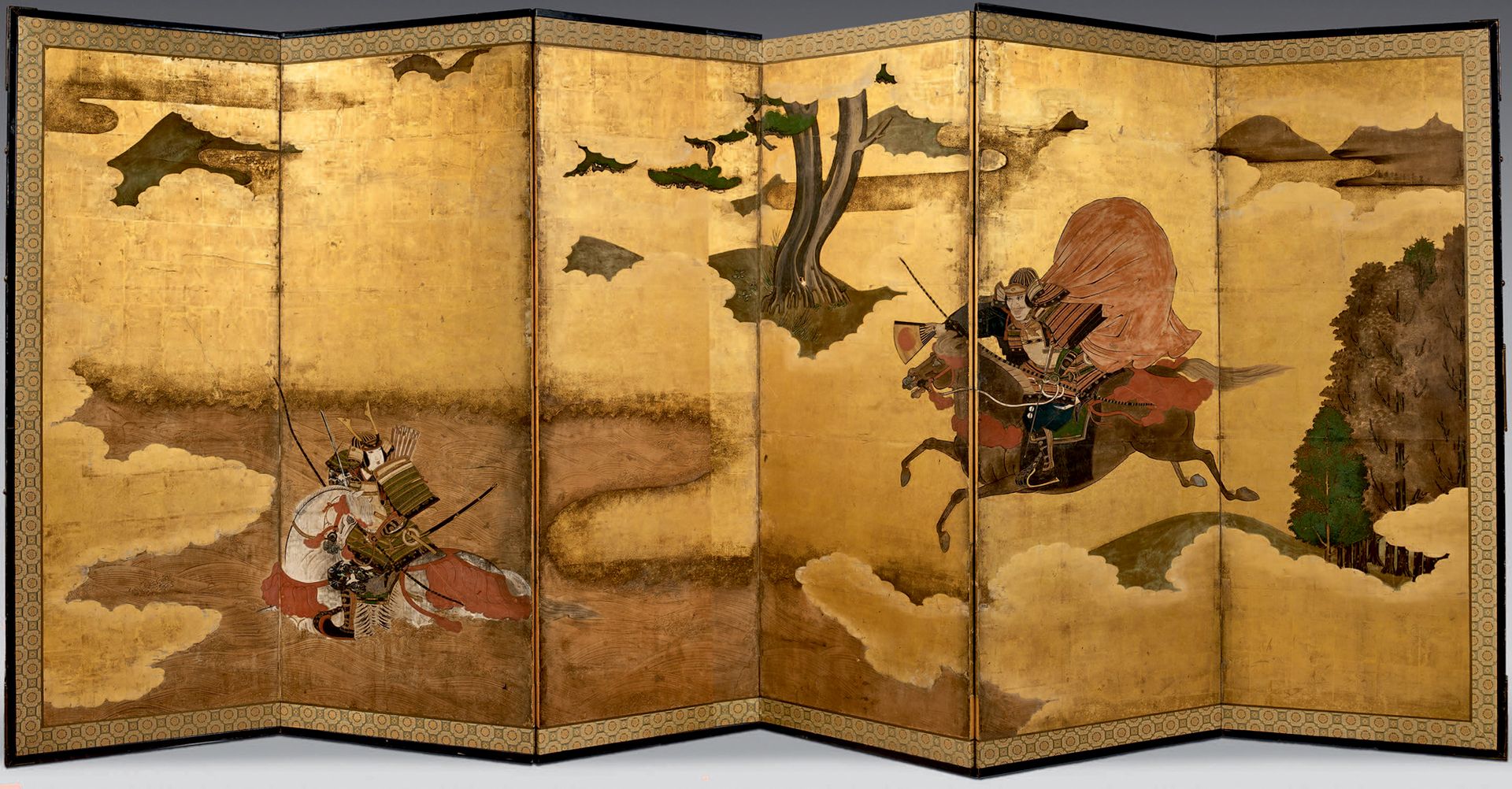 JAPON - Époque Edo (1603-1868), XVIIIe siècle 六叶屏风，《平家物语》中的场景：佐佐木
高月骑着曾经属于幕府将军赖朝&hellip;