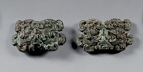 CHINE - Royaumes Combattants (480-221 av. J.-C.) Paire de boucles de ceinture en&hellip;