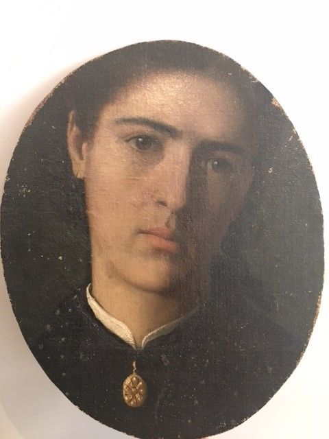 Null 19世纪末的学校 捧着奖牌的女人画像 裱在木头上的油画 30 x 24厘米（椭圆形）。(修复)
