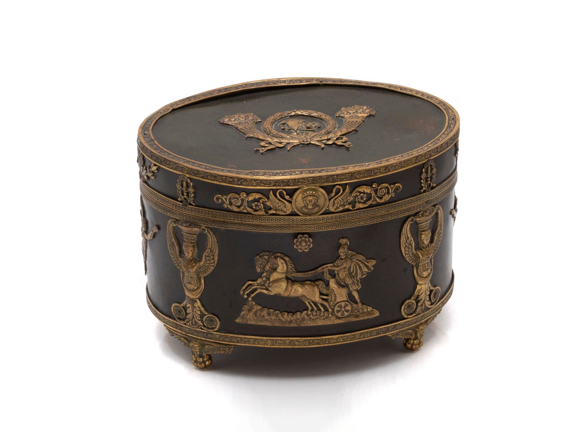 Null Oval jewelry box in metal and lacquered metal with Empire-inspired decorati&hellip;