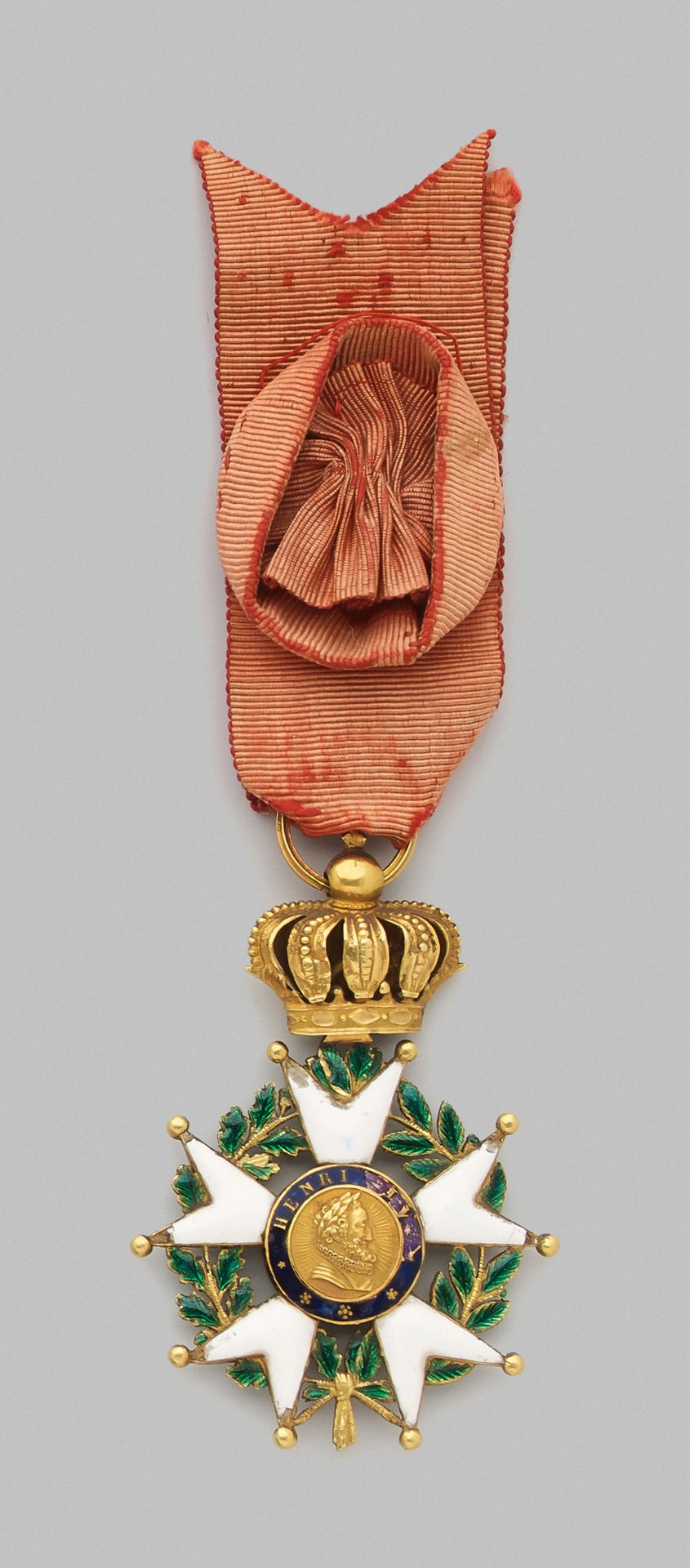 Null Croix d'officier de l'ordre de la Légion d'honneur, en or, émaillée, anneau&hellip;