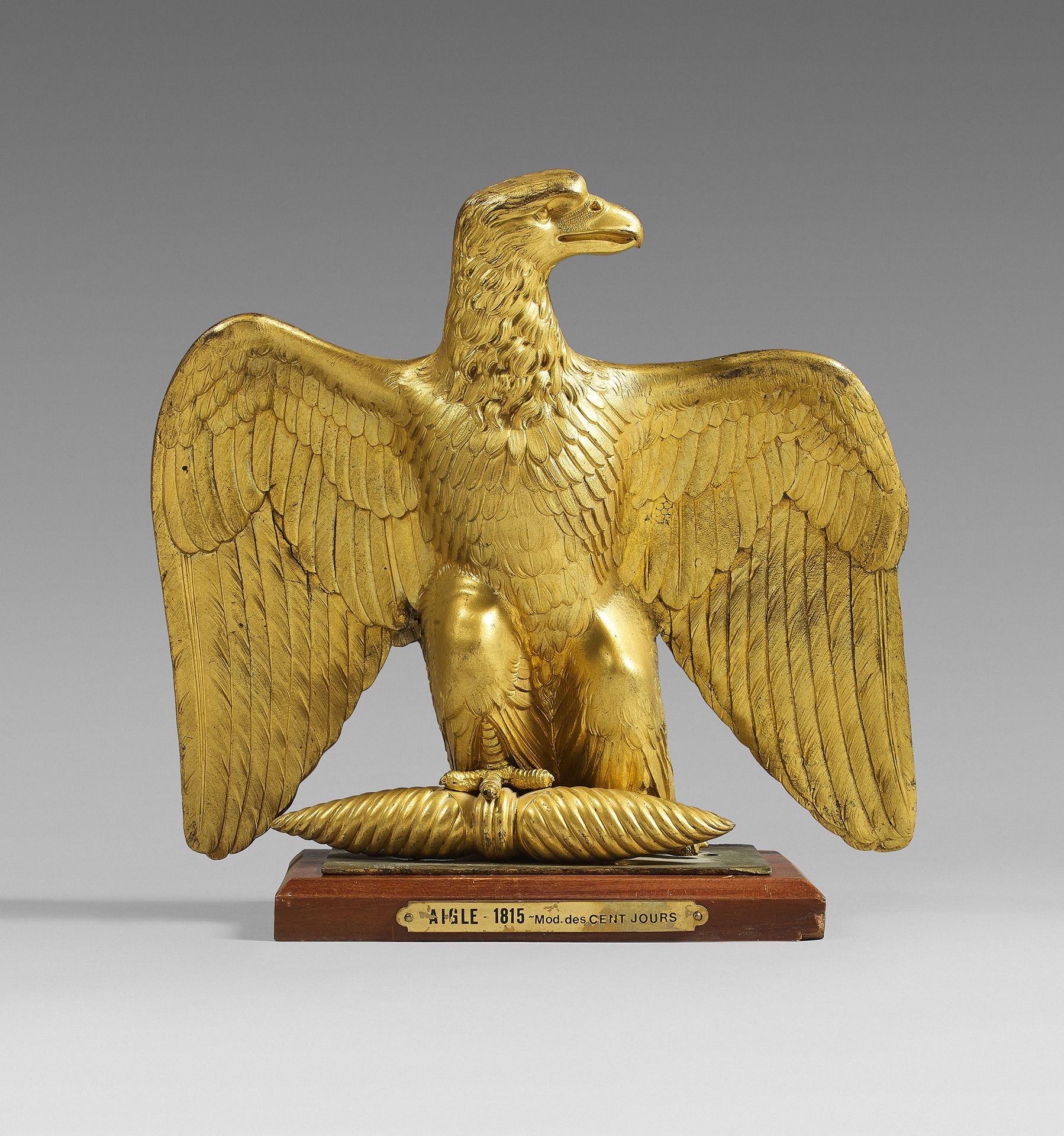 Null Very rare 1815 model flag eagle, in chased and gilded bronze, known as "des&hellip;