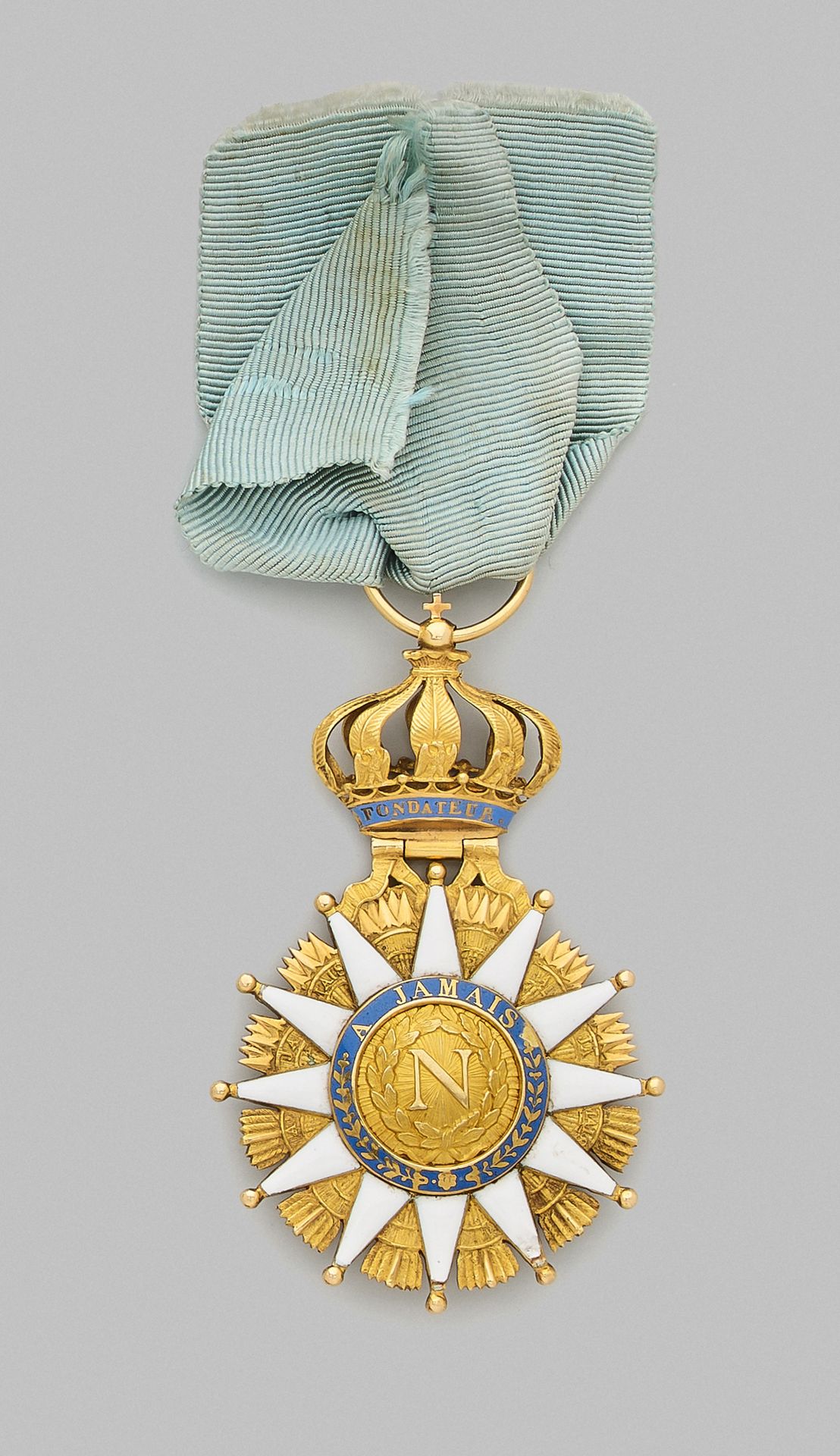 Null Croix de chevalier de l'ordre de la Réunion, en or, émaillée, poinçonnée à &hellip;