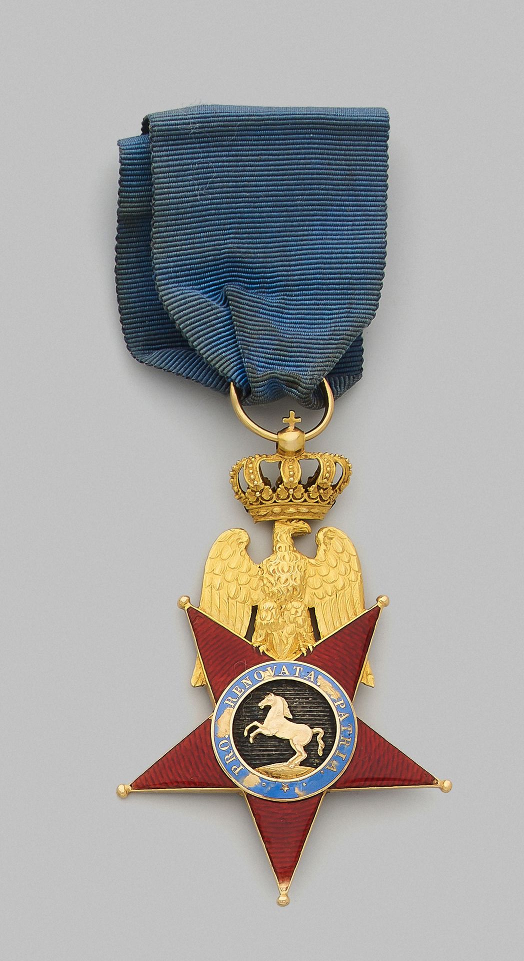 Null Croix de chevalier de l'ordre royal des Deux-Siciles, en or, à cinq branche&hellip;