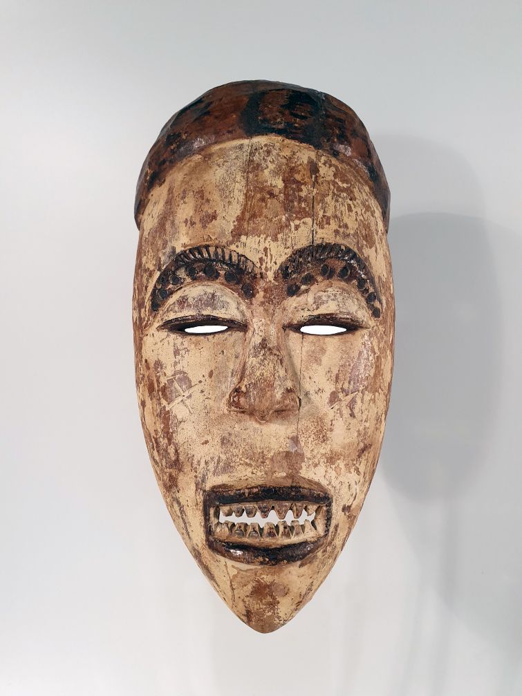 Null Afrique. Beau masque Igbo remarquable notamment en raison d'une dentition t&hellip;