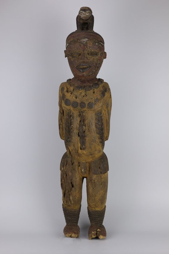 Null Afrique. Importante statuette Kuyu (République Démocratique du Congo). Un a&hellip;