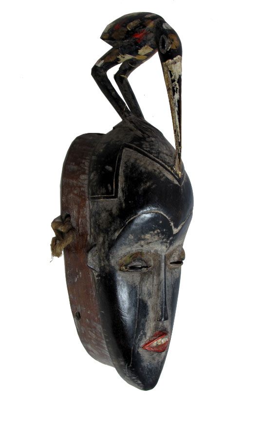 Null 非洲。这个美丽的古罗面具是非洲艺术史上最具象征意义的作品之一。脸部的大师级风采在此可见一斑。额头的高贵和曲线游戏的张力与雕塑家赋予每条线同等力量的崇高&hellip;