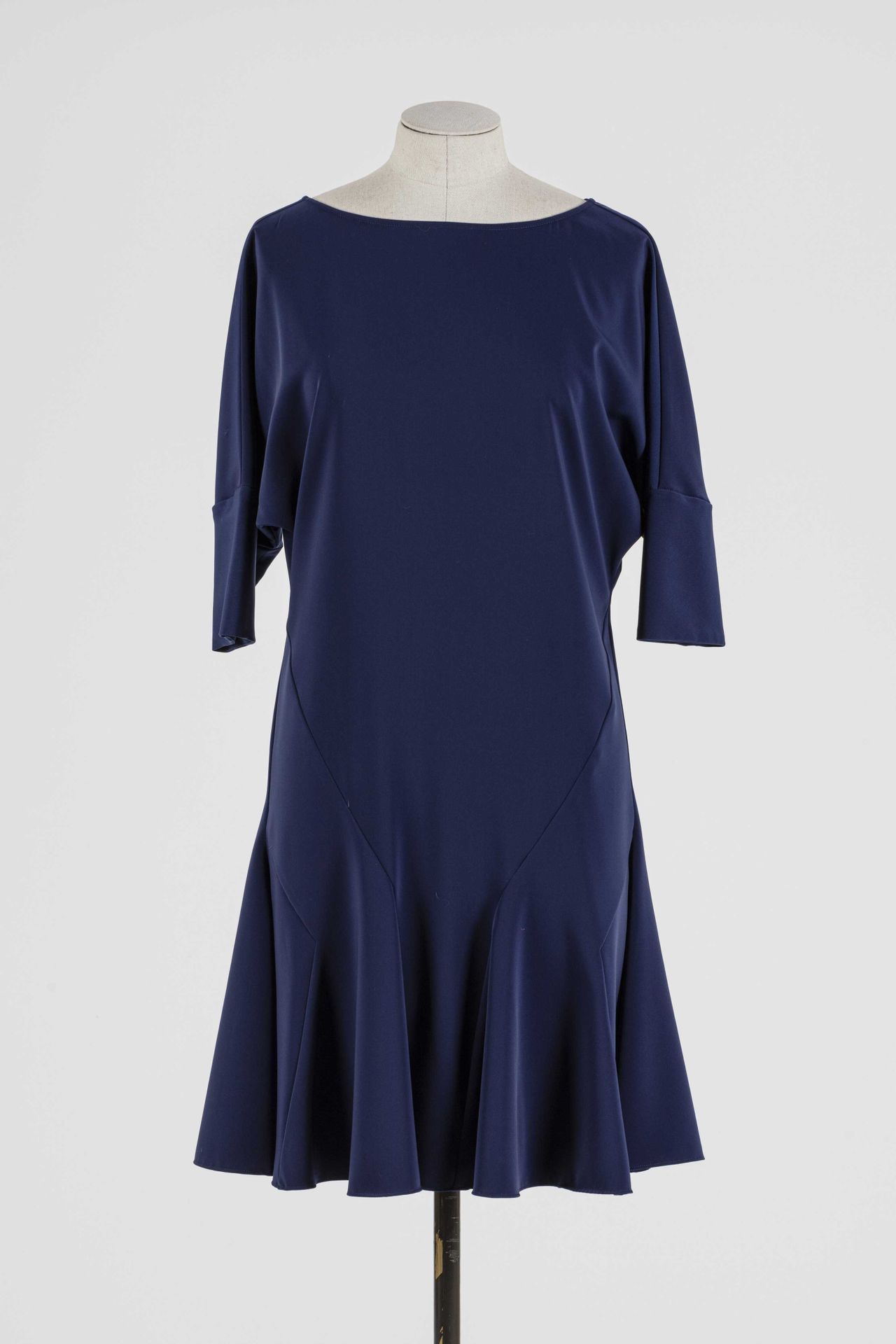 Null VERSACE：蓝色聚酯连衣裙，短袖。

T.36