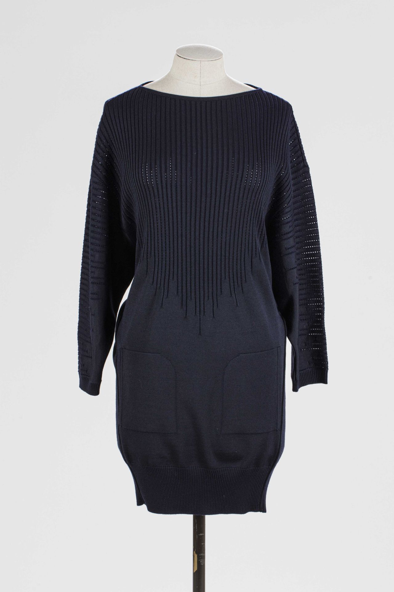 Null ROBERTO CAVALLI: Ein Pulloverkleid aus Viskose und Wolle in Nachtblau, Fled&hellip;