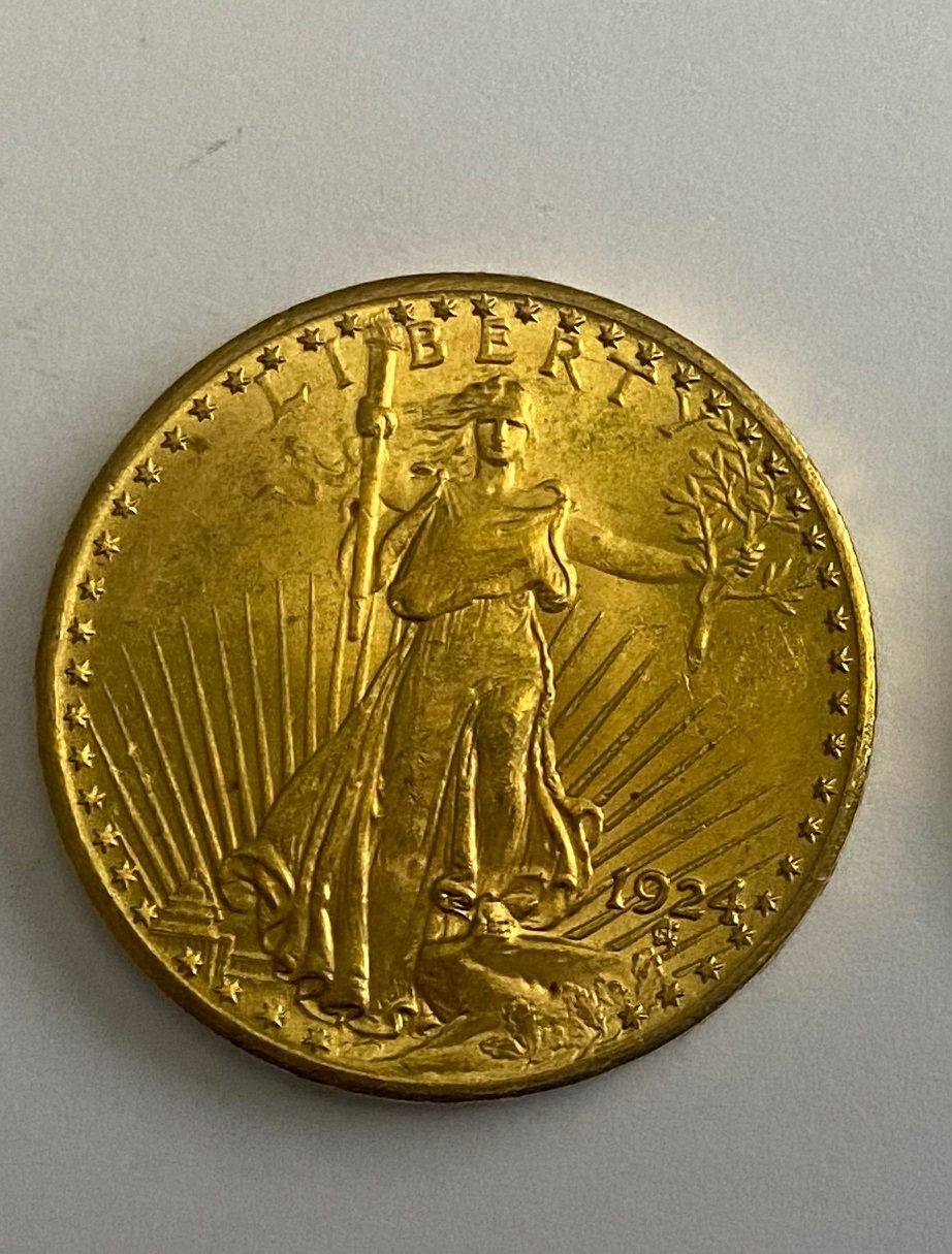Null 29 Deux pièces de 20 dollars or Saint Gaudens Liberty 1924 et 1927.