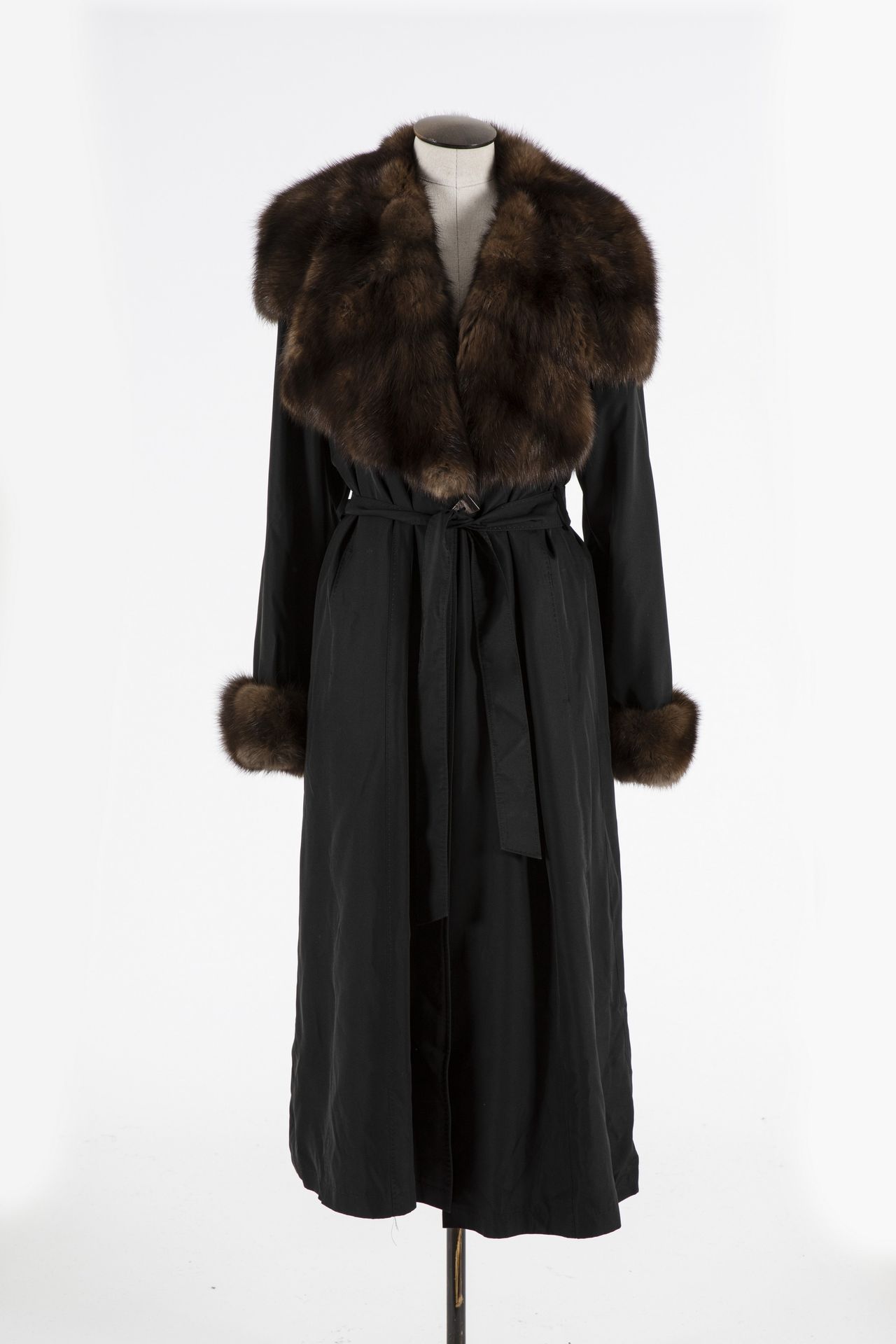 Null MILADY: Long fur coat, notched collar in mink, hook and belt closure, two s&hellip;