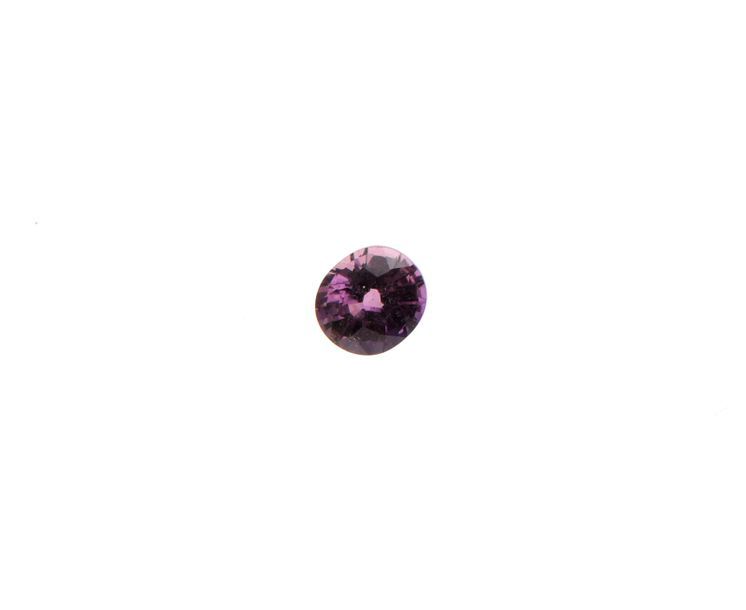 Null Saphir naturel violet, ovale. Poids : 1,67 ct Avec certificat