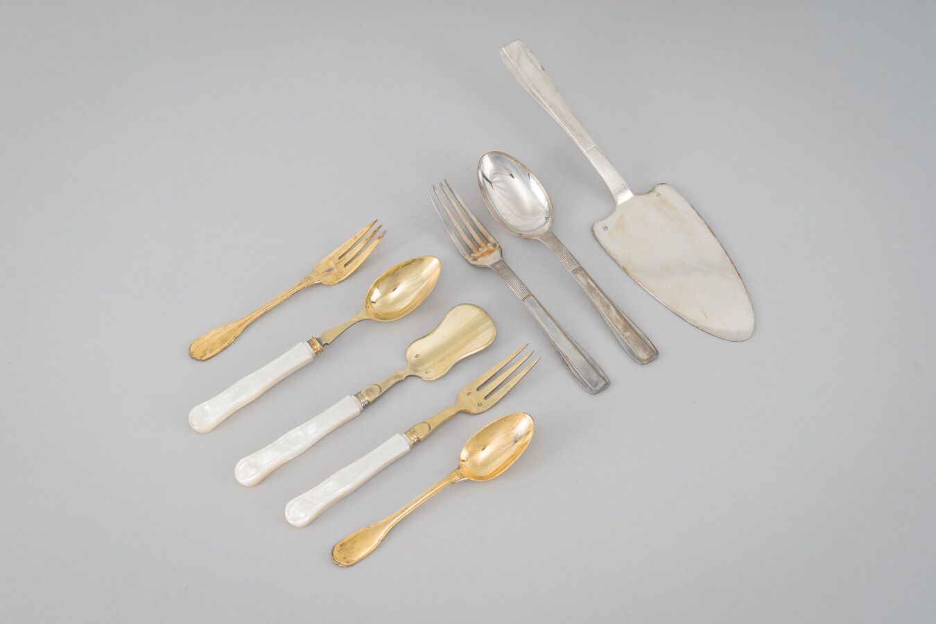 Null Silver set (950/1000th), including :

- A pie server and a dessert server (&hellip;